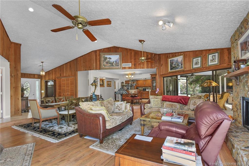 11266 SW Meadowlark Circle