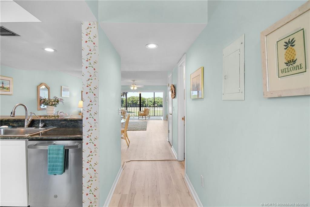 5532 NE Gulfstream Way