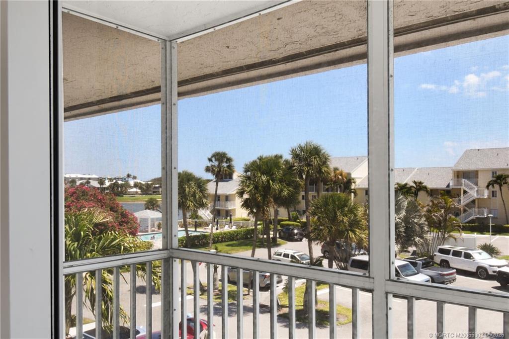 5532 NE Gulfstream Way