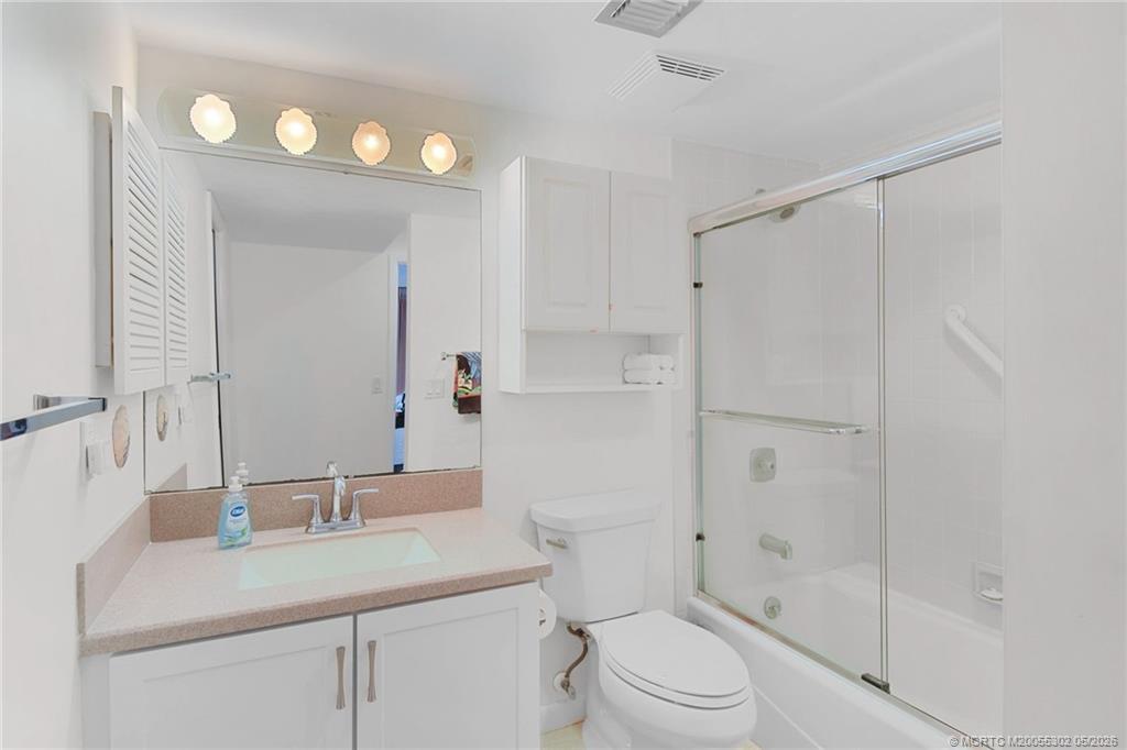 5532 NE Gulfstream Way