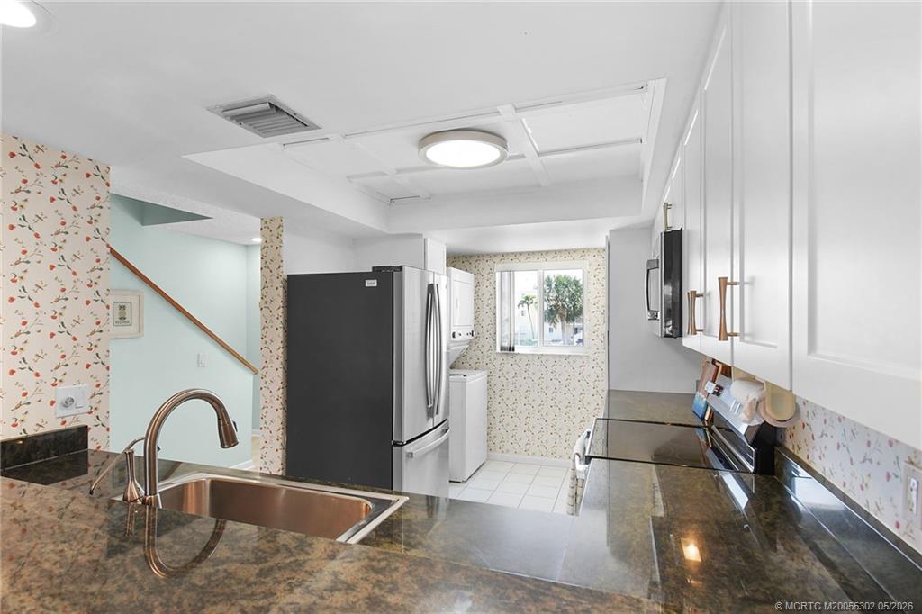 5532 NE Gulfstream Way