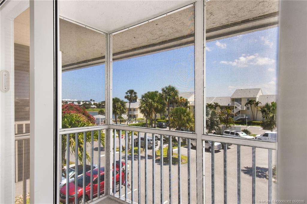 5532 NE Gulfstream Way