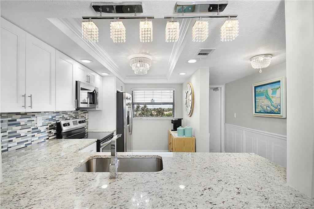 10310 S Ocean Drive 504