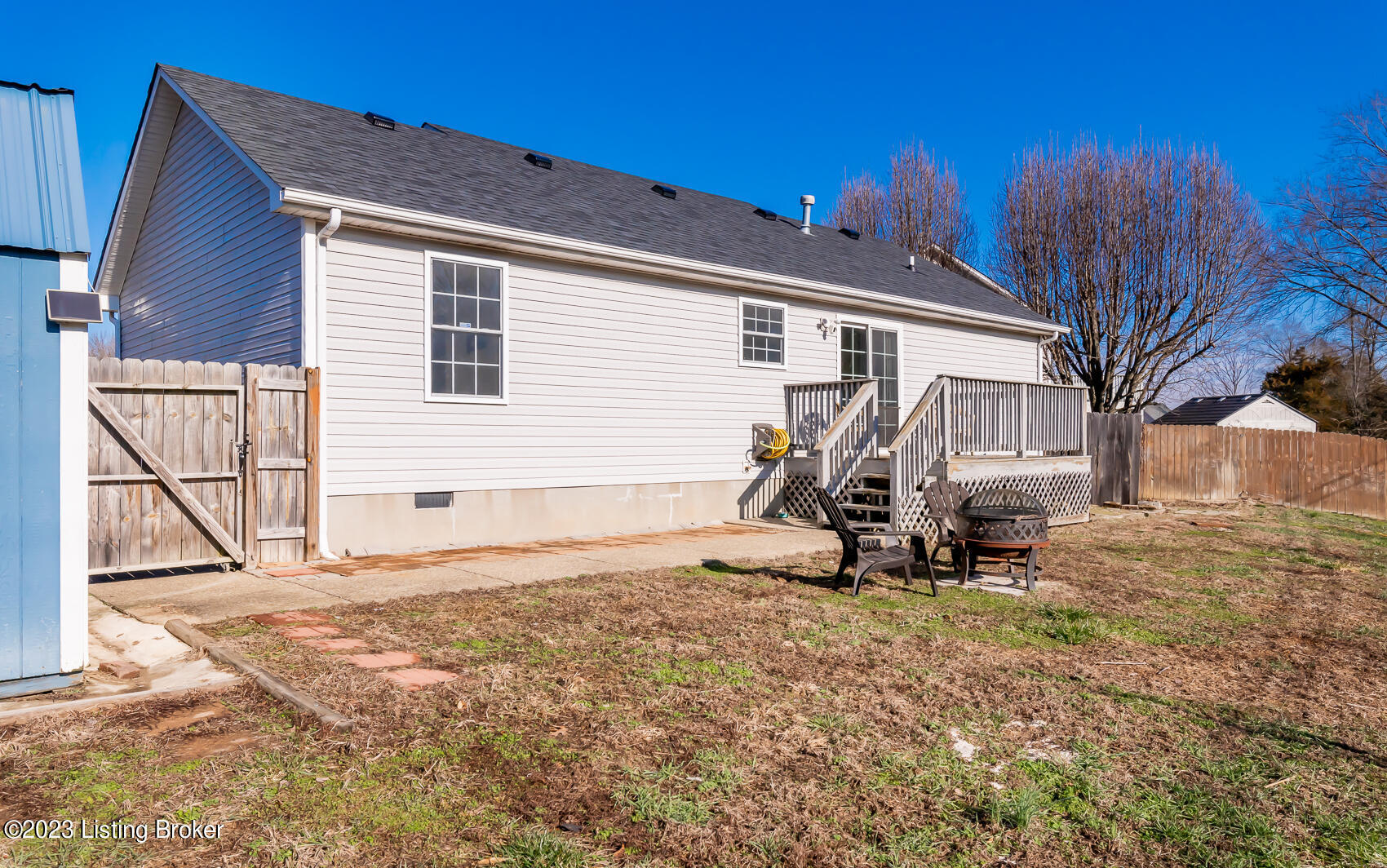 359 Lakes Edge Dr