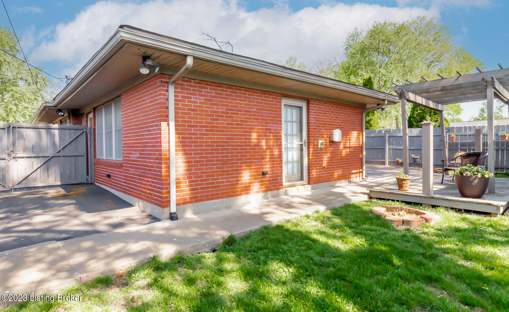3010 Maywood Pl