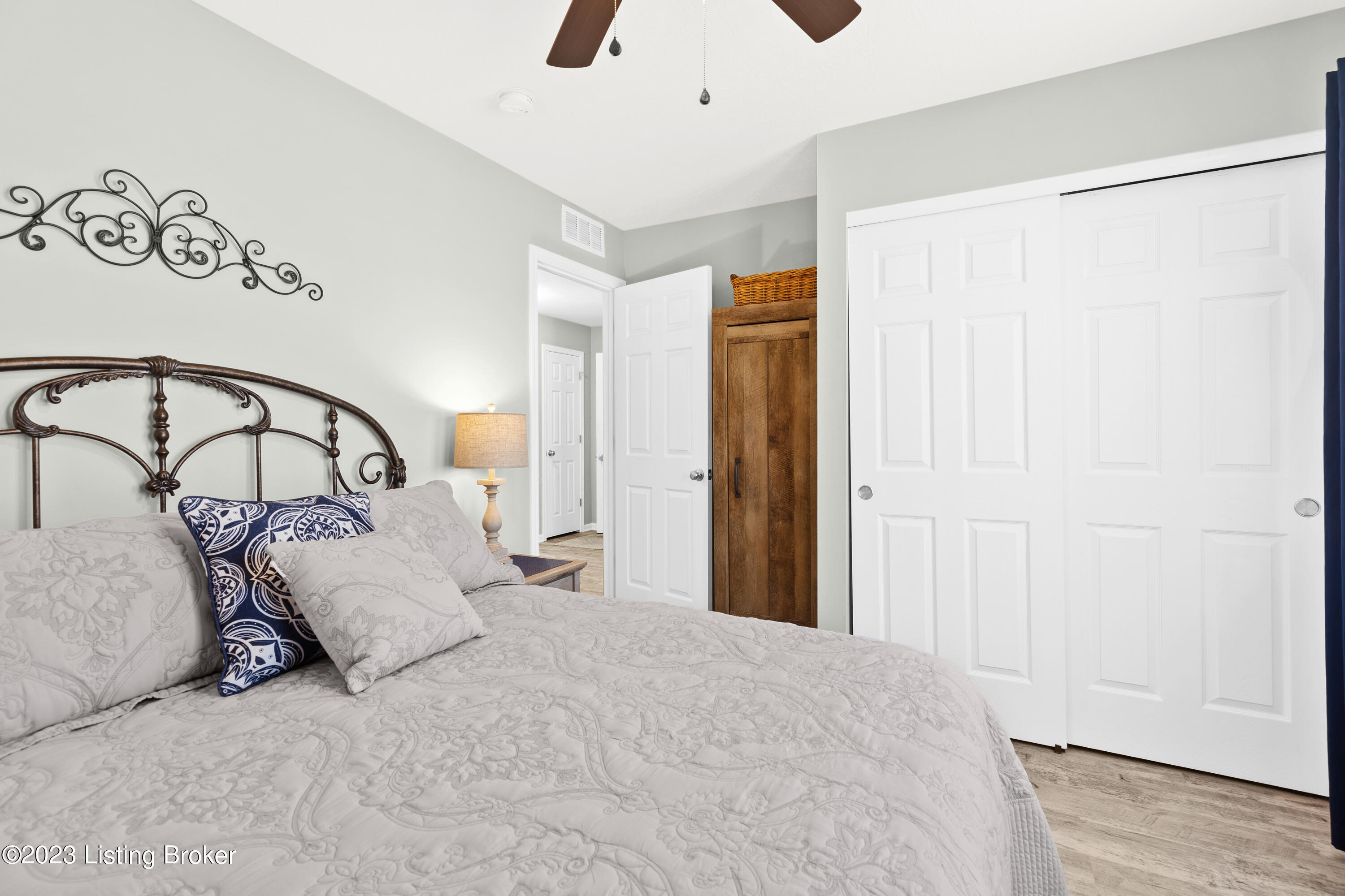 101 Spring Leaf Ct