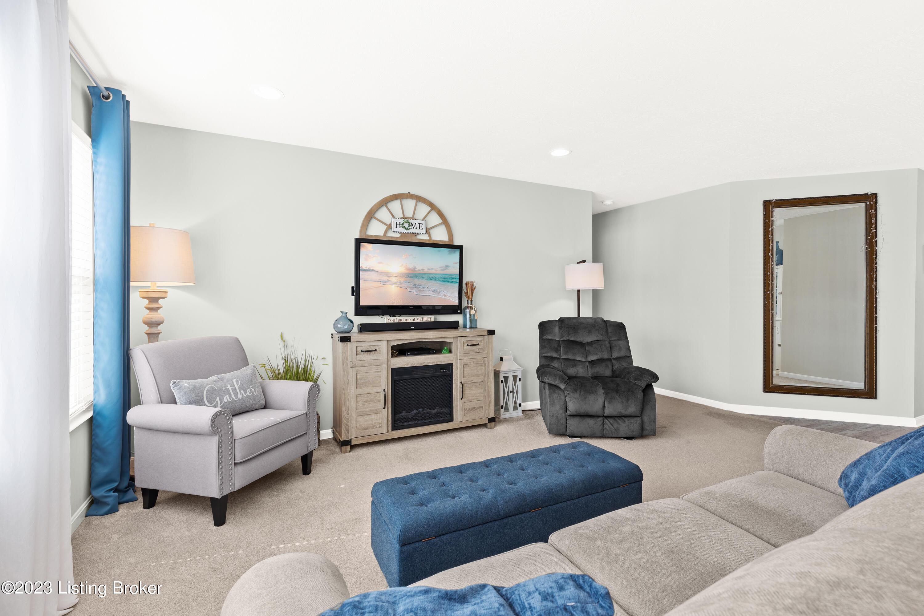 101 Spring Leaf Ct
