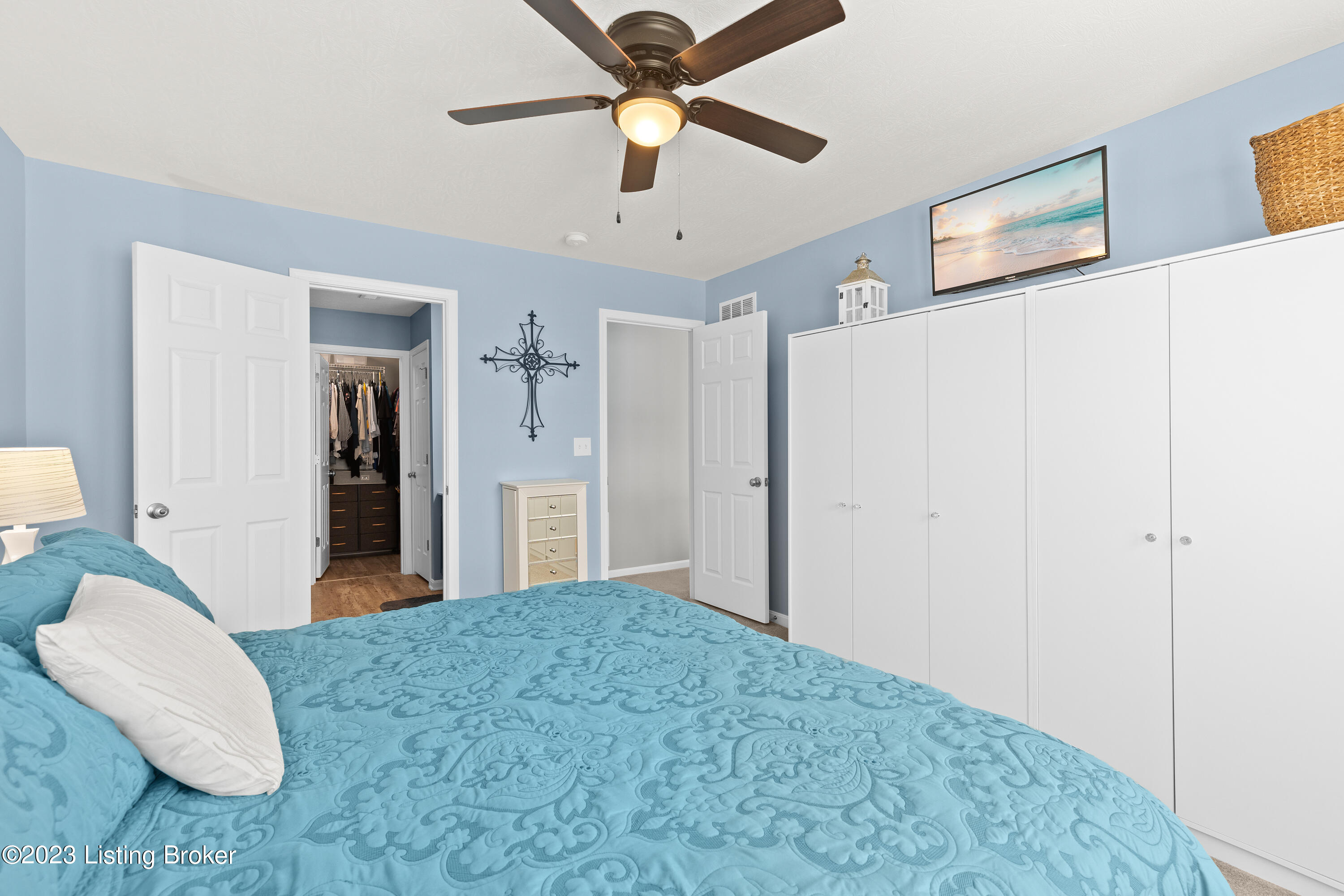 101 Spring Leaf Ct