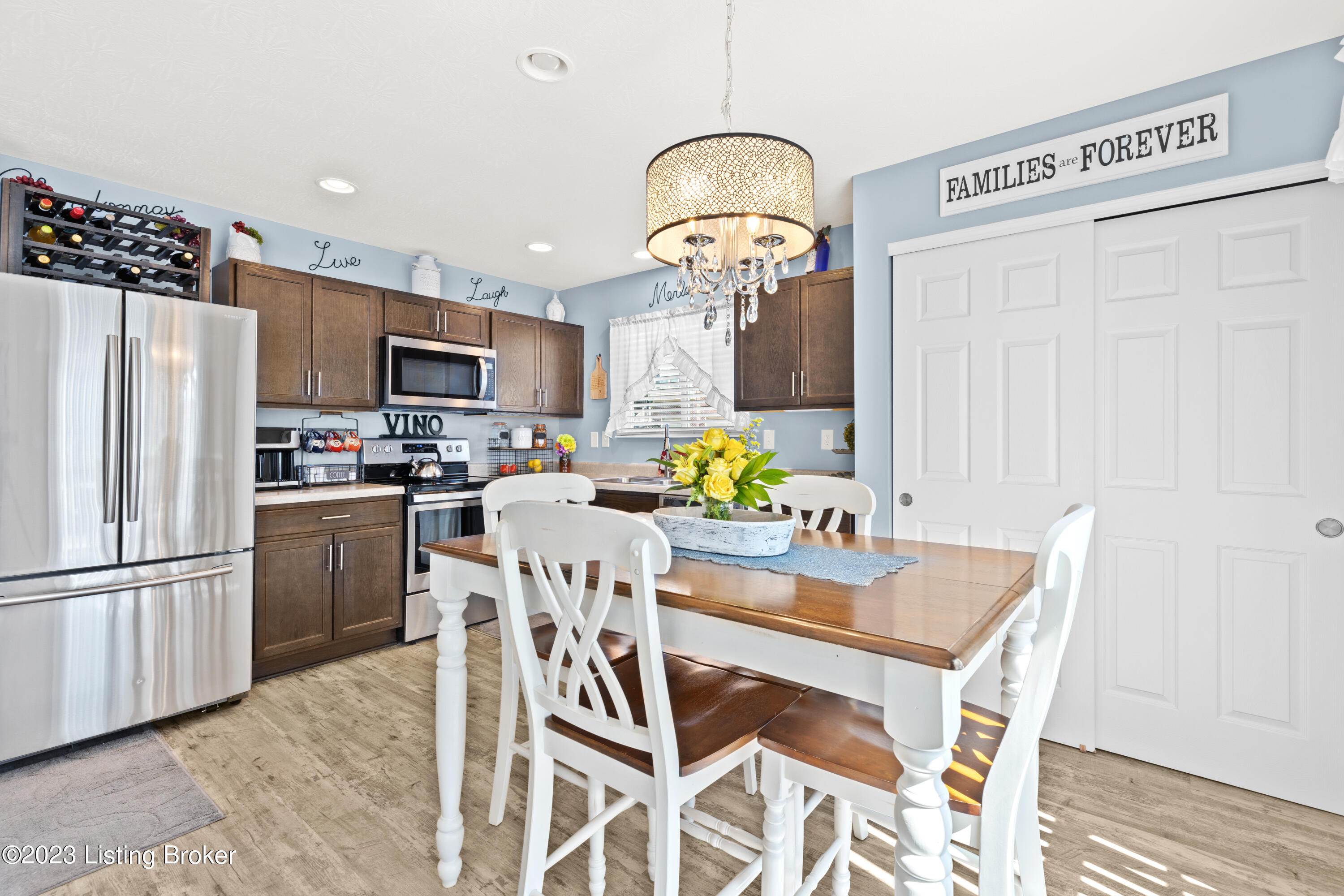 101 Spring Leaf Ct