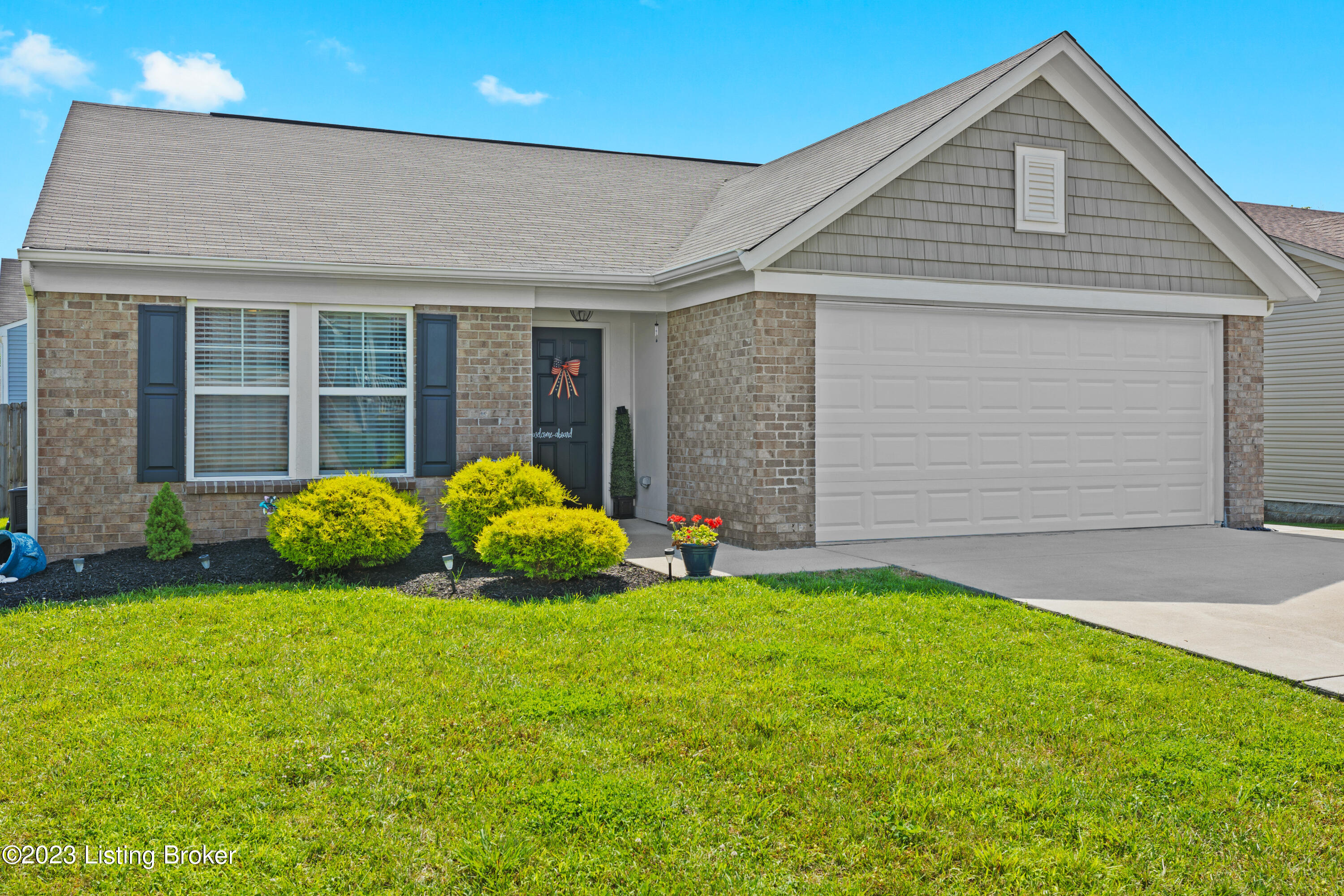 101 Spring Leaf Ct