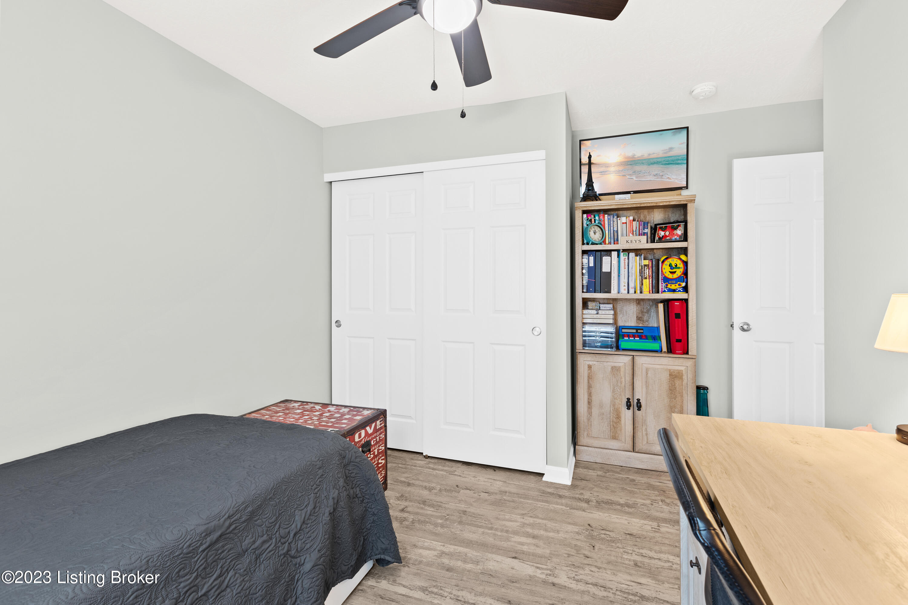 101 Spring Leaf Ct