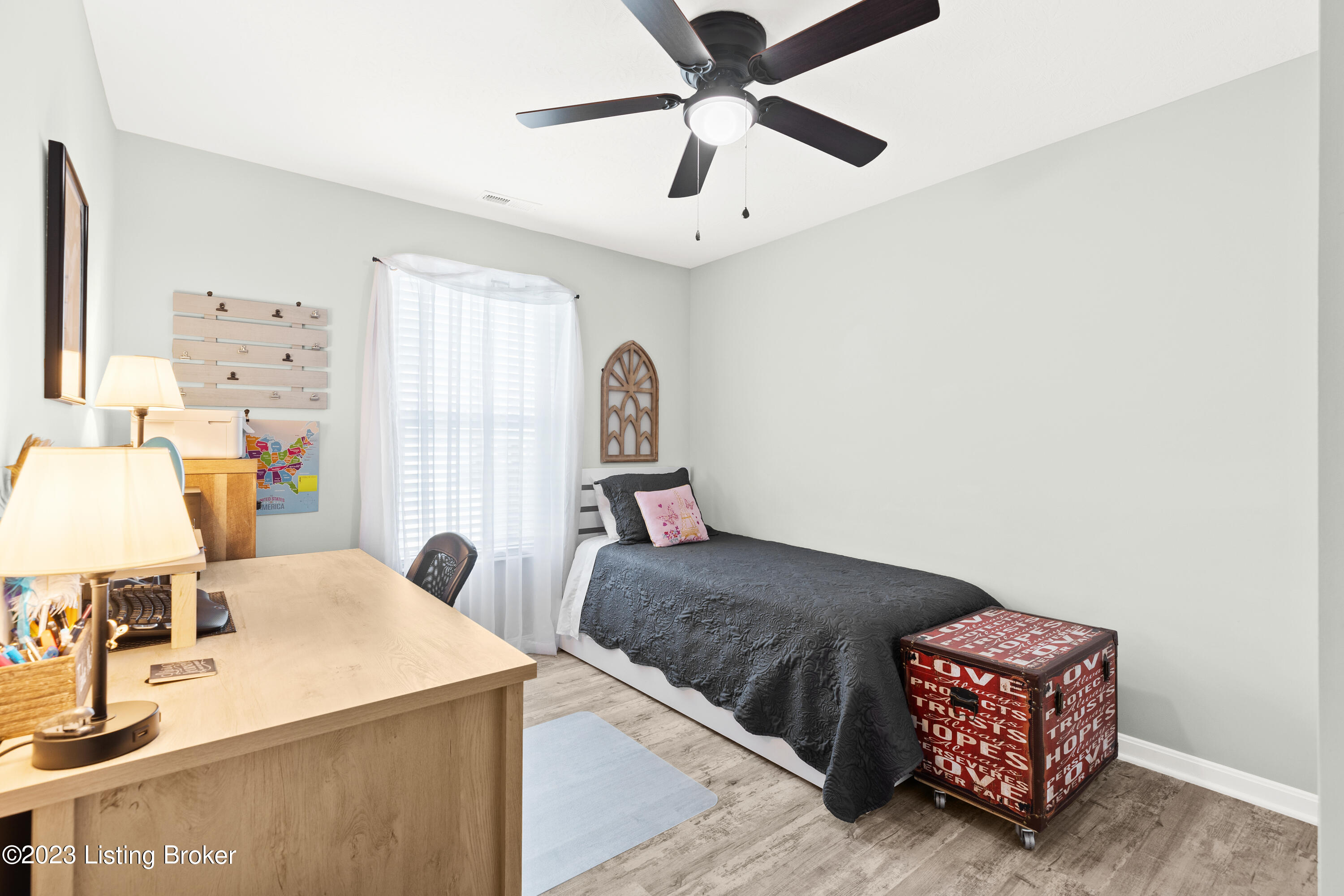 101 Spring Leaf Ct