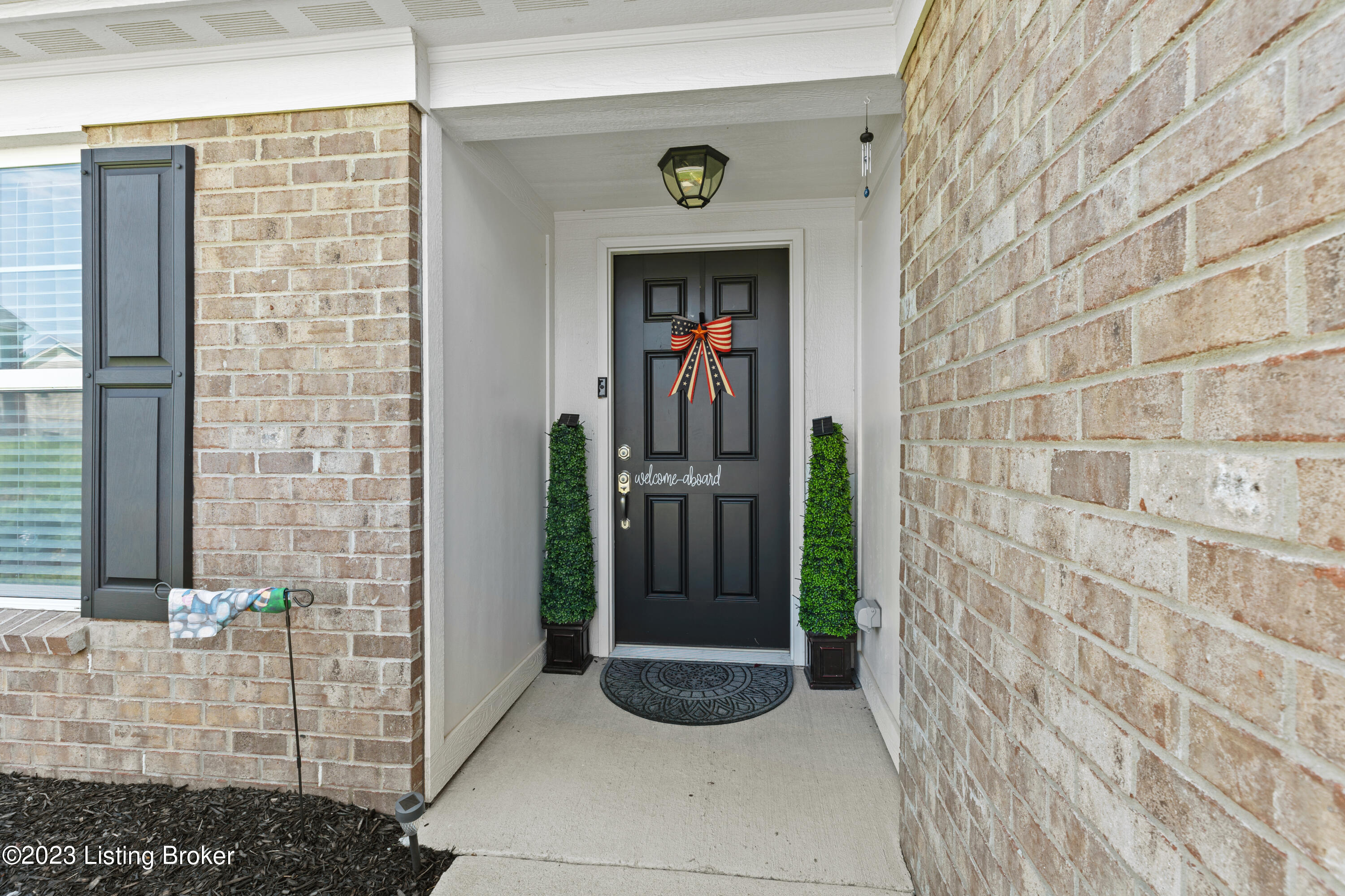 101 Spring Leaf Ct