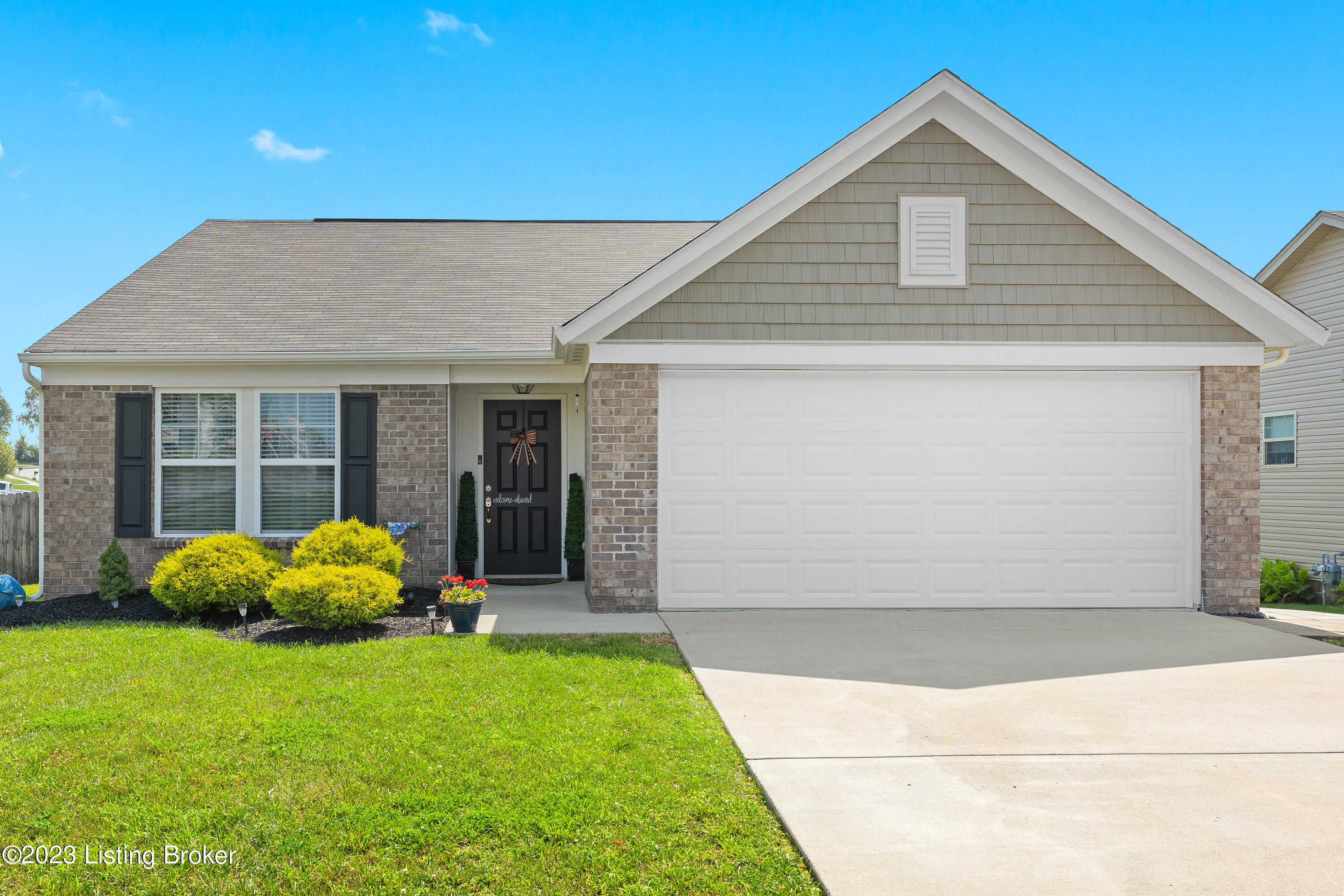 101 Spring Leaf Ct