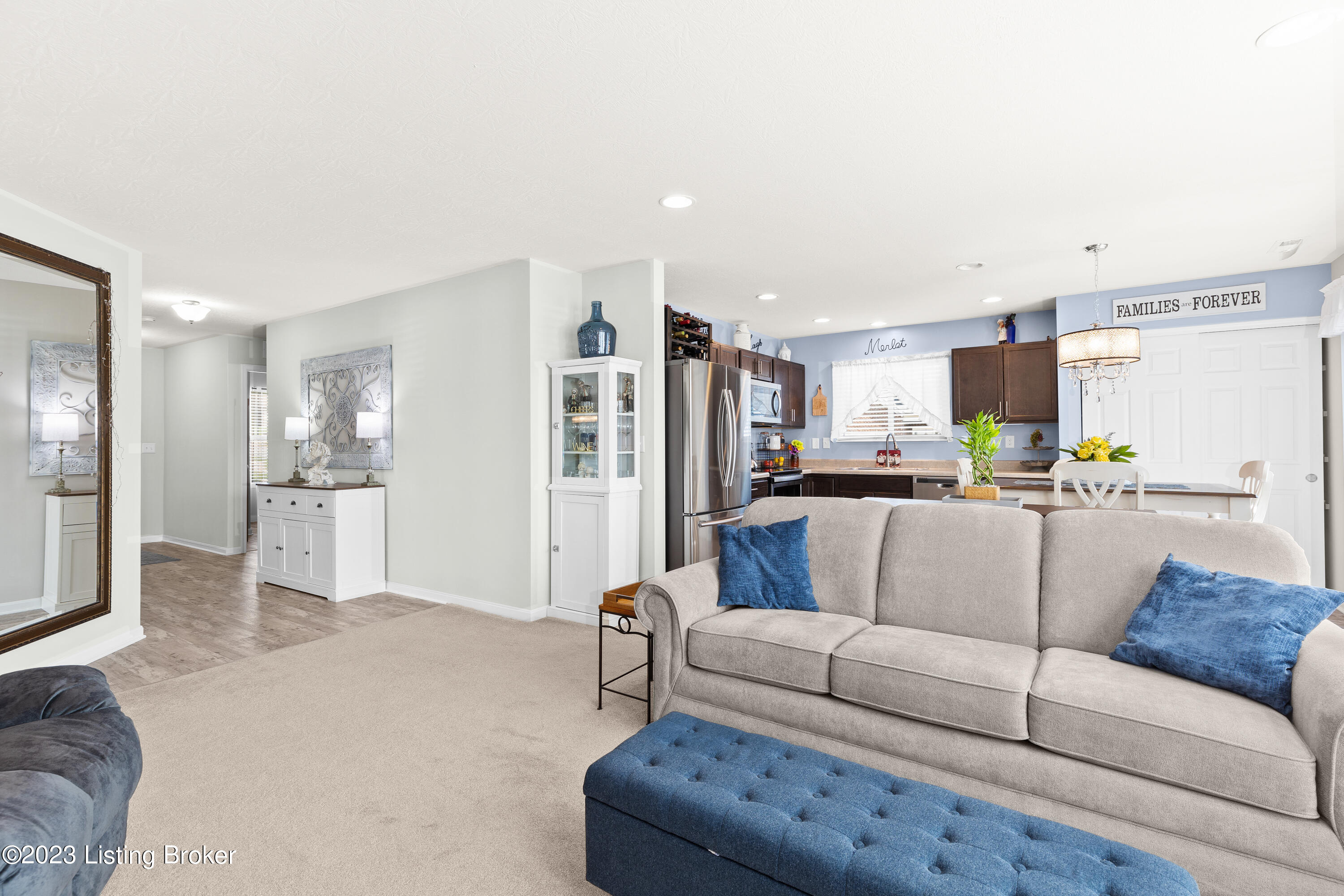101 Spring Leaf Ct