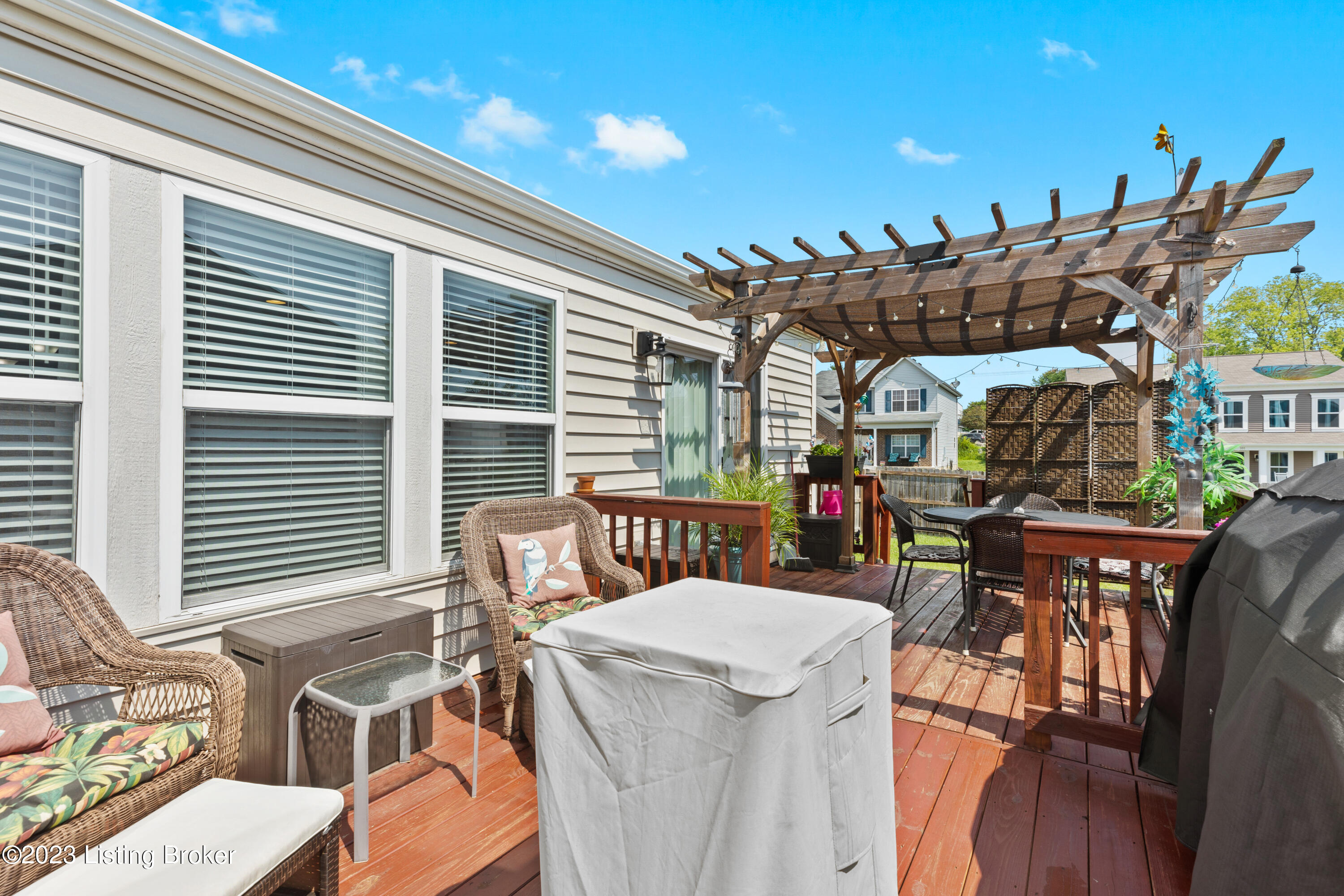 101 Spring Leaf Ct