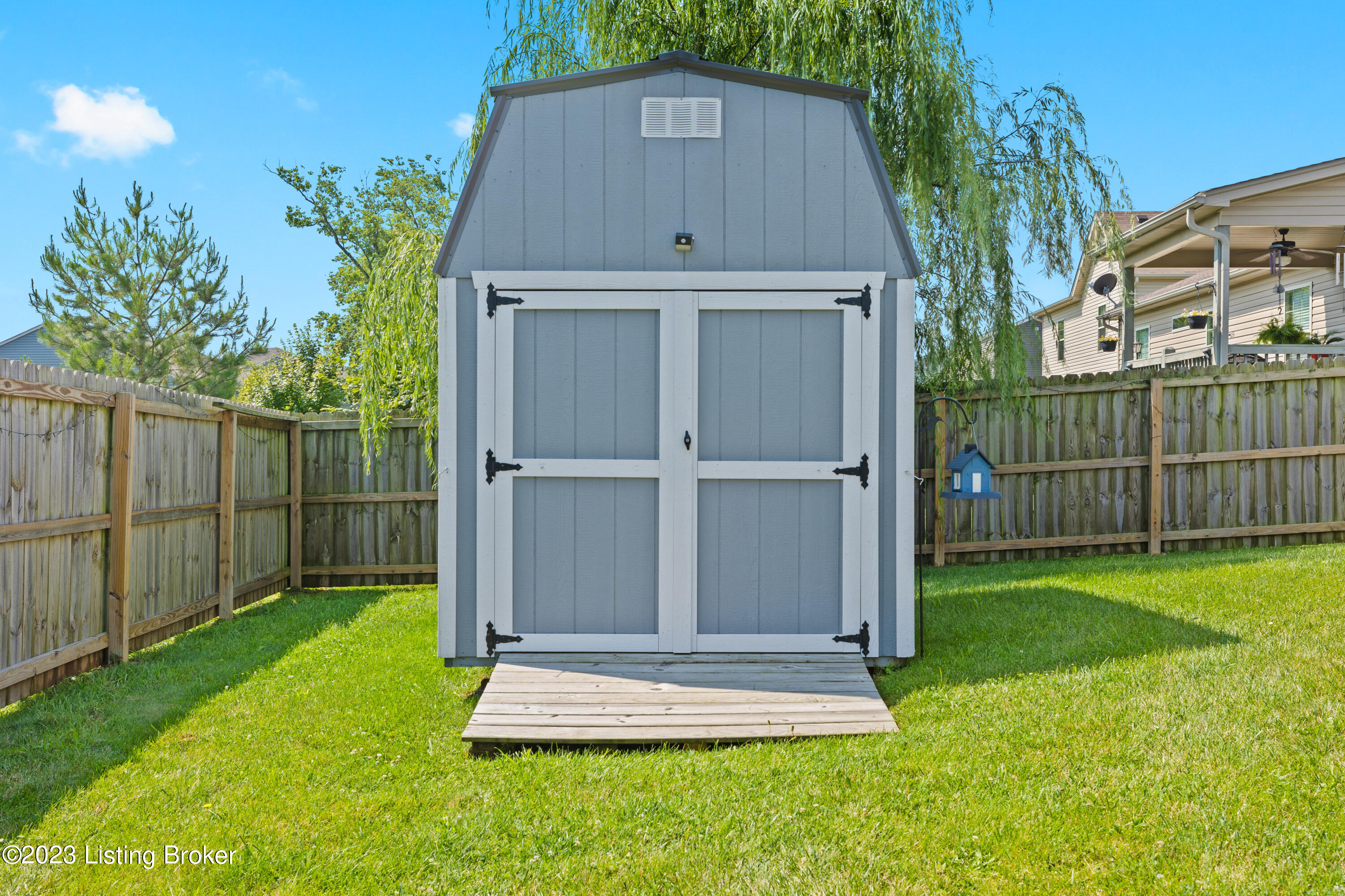 101 Spring Leaf Ct