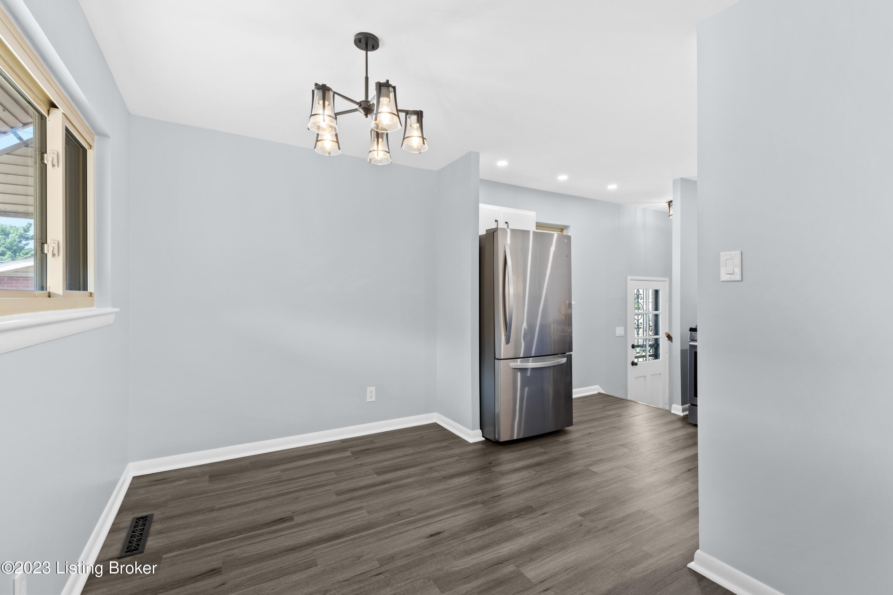3006 Maywood Pl