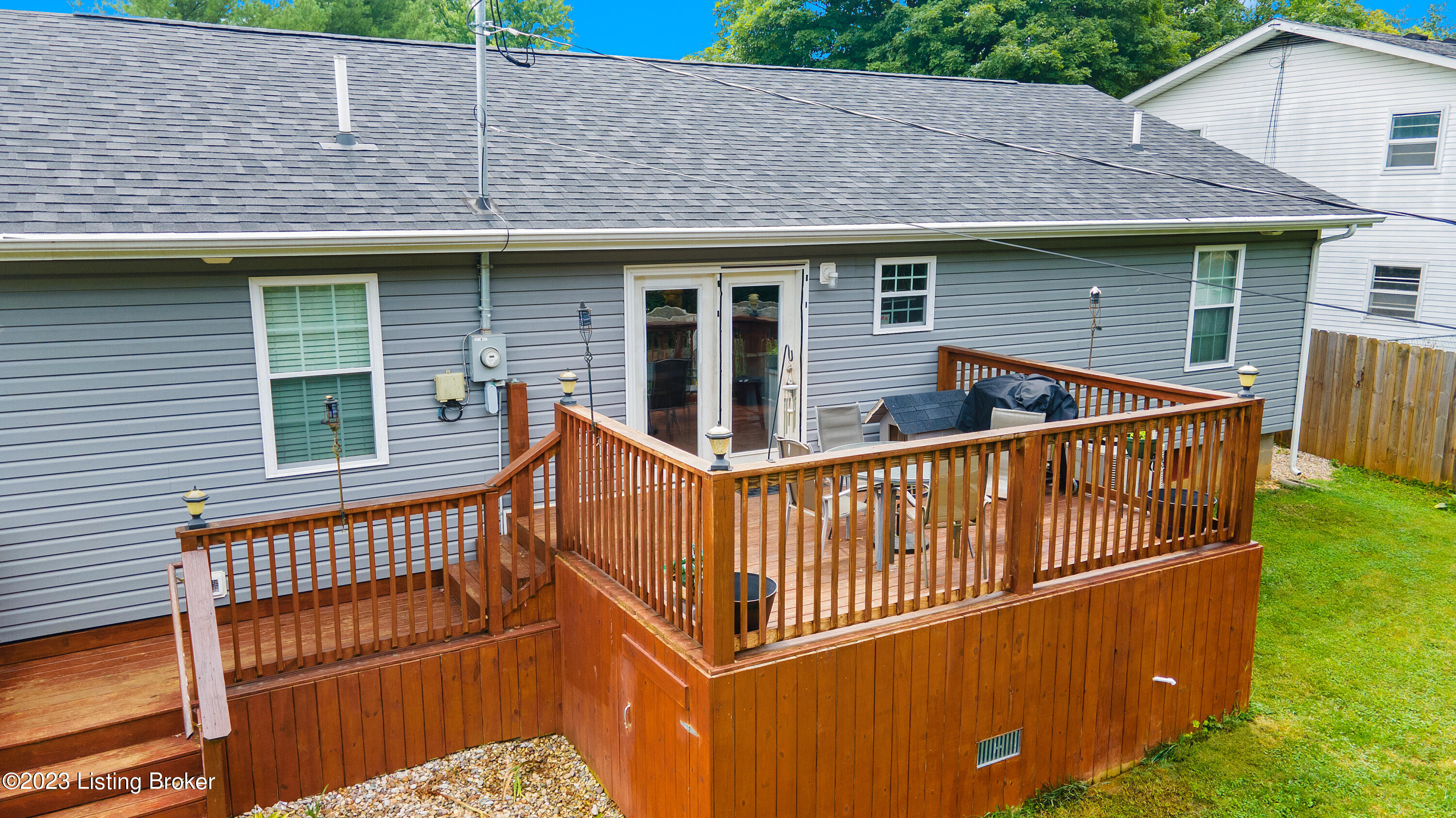 1116 Park Ln