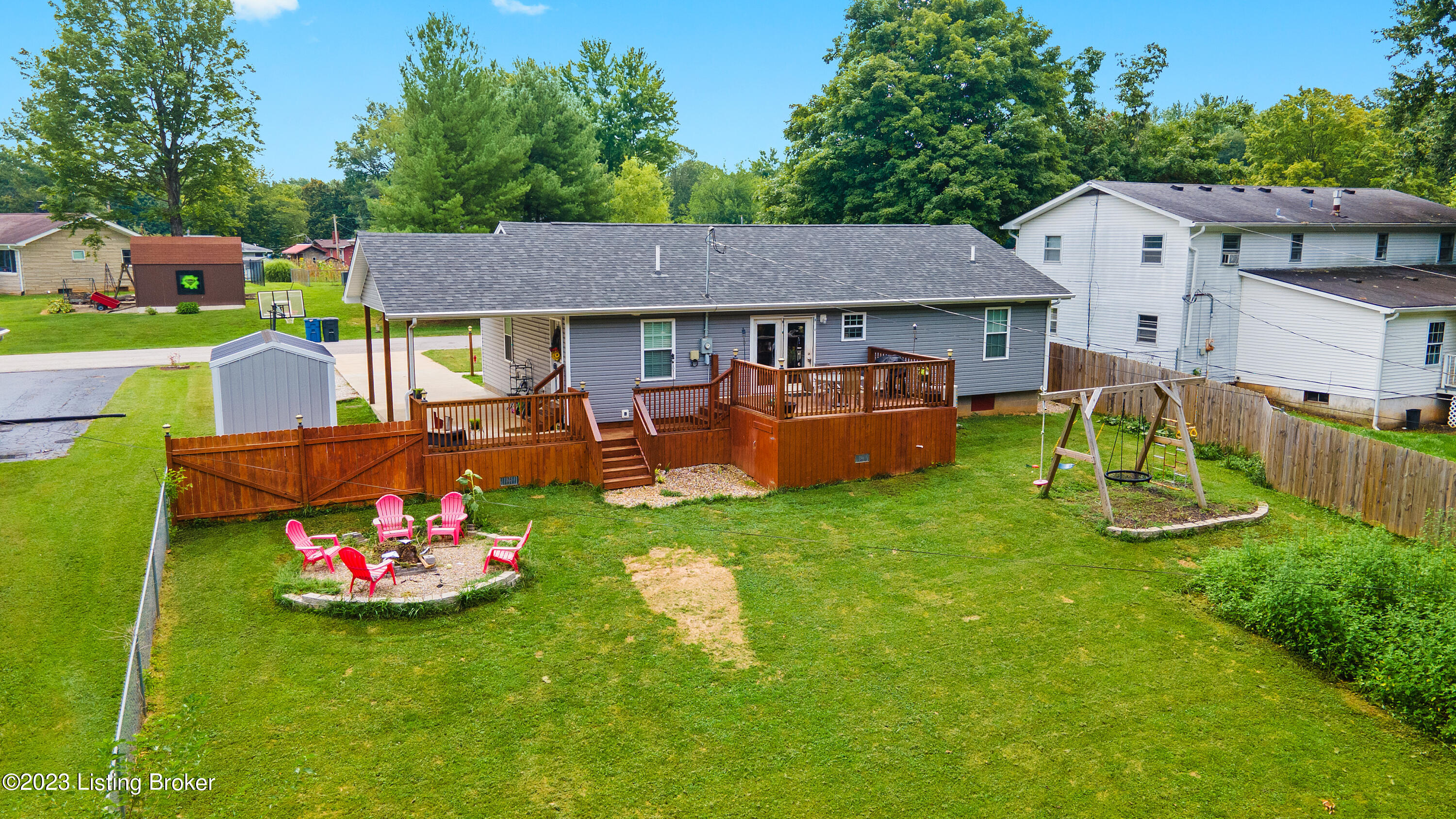 1116 Park Ln