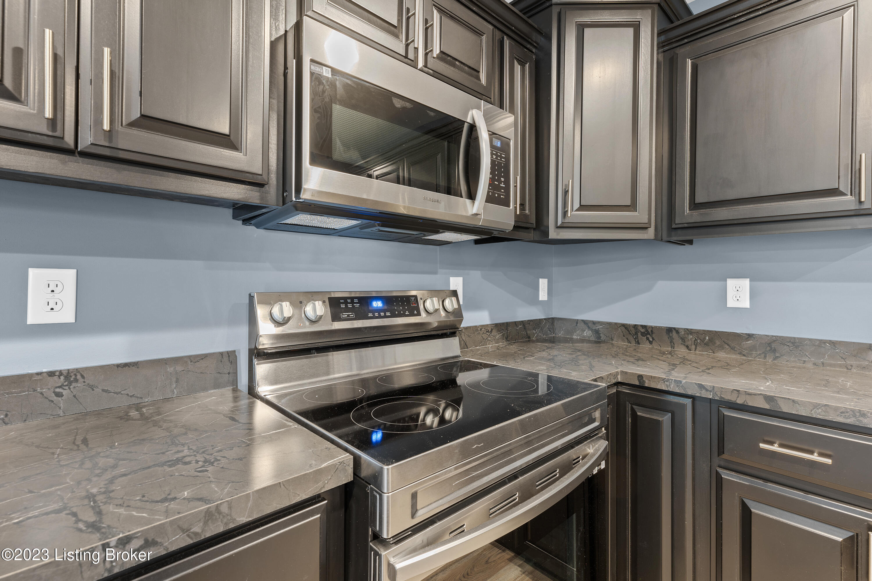 123 Magnolia Dr