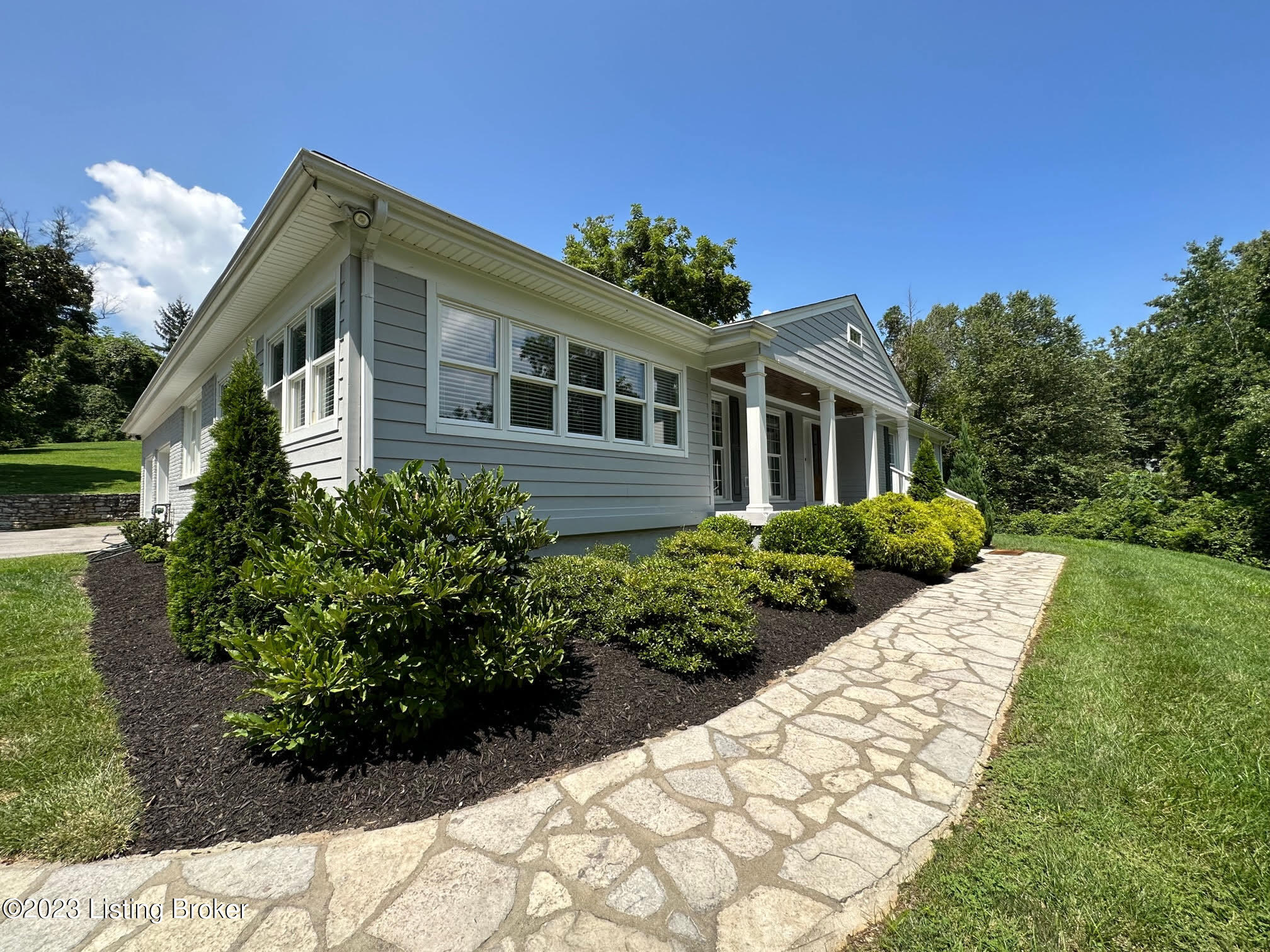 3731 Canoe Ln