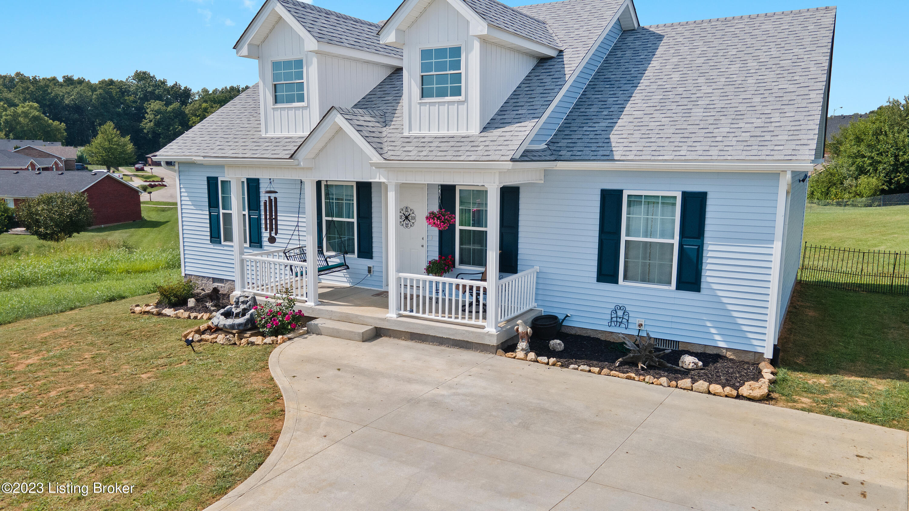 102 Devers Ct