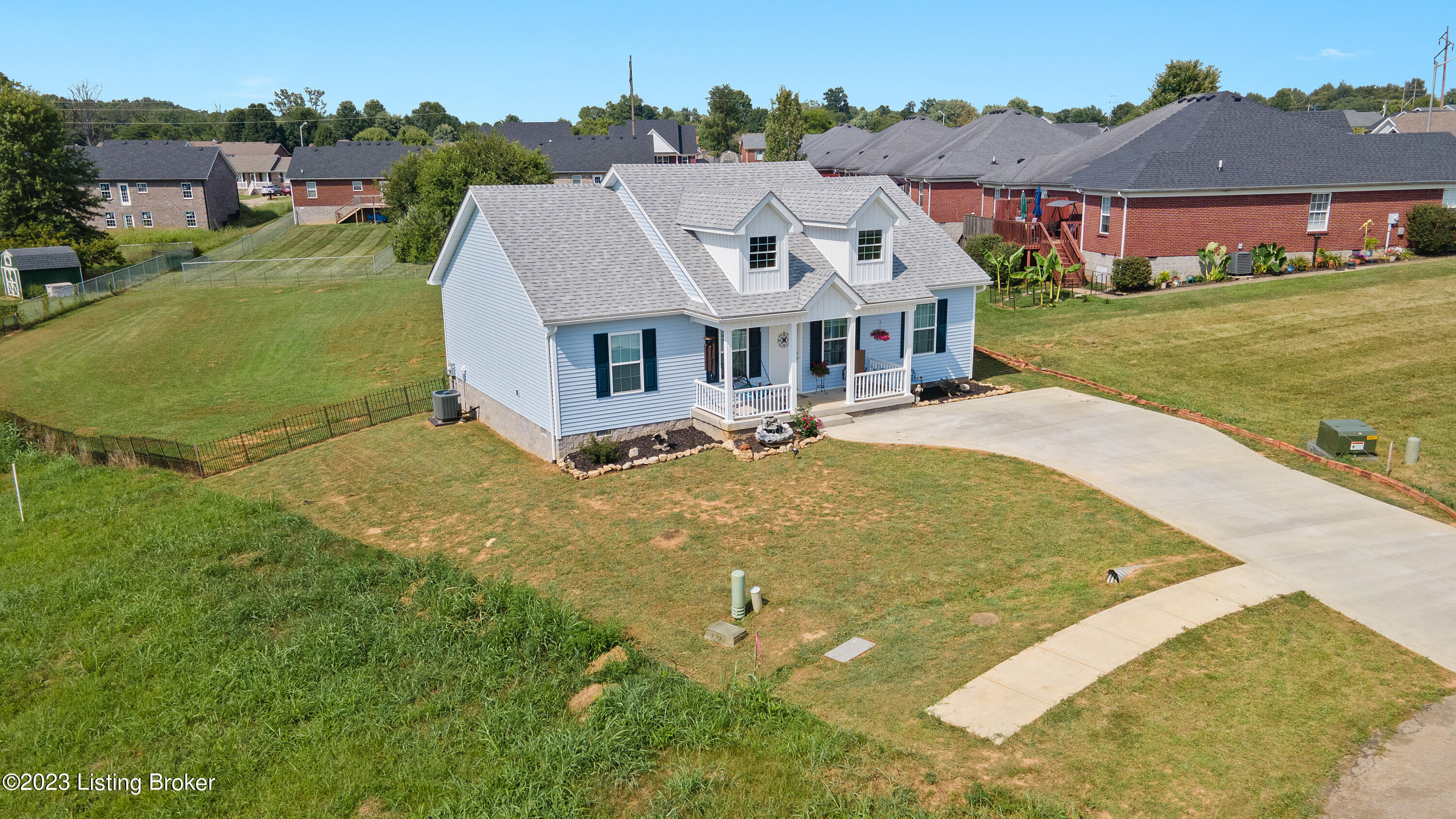 102 Devers Ct