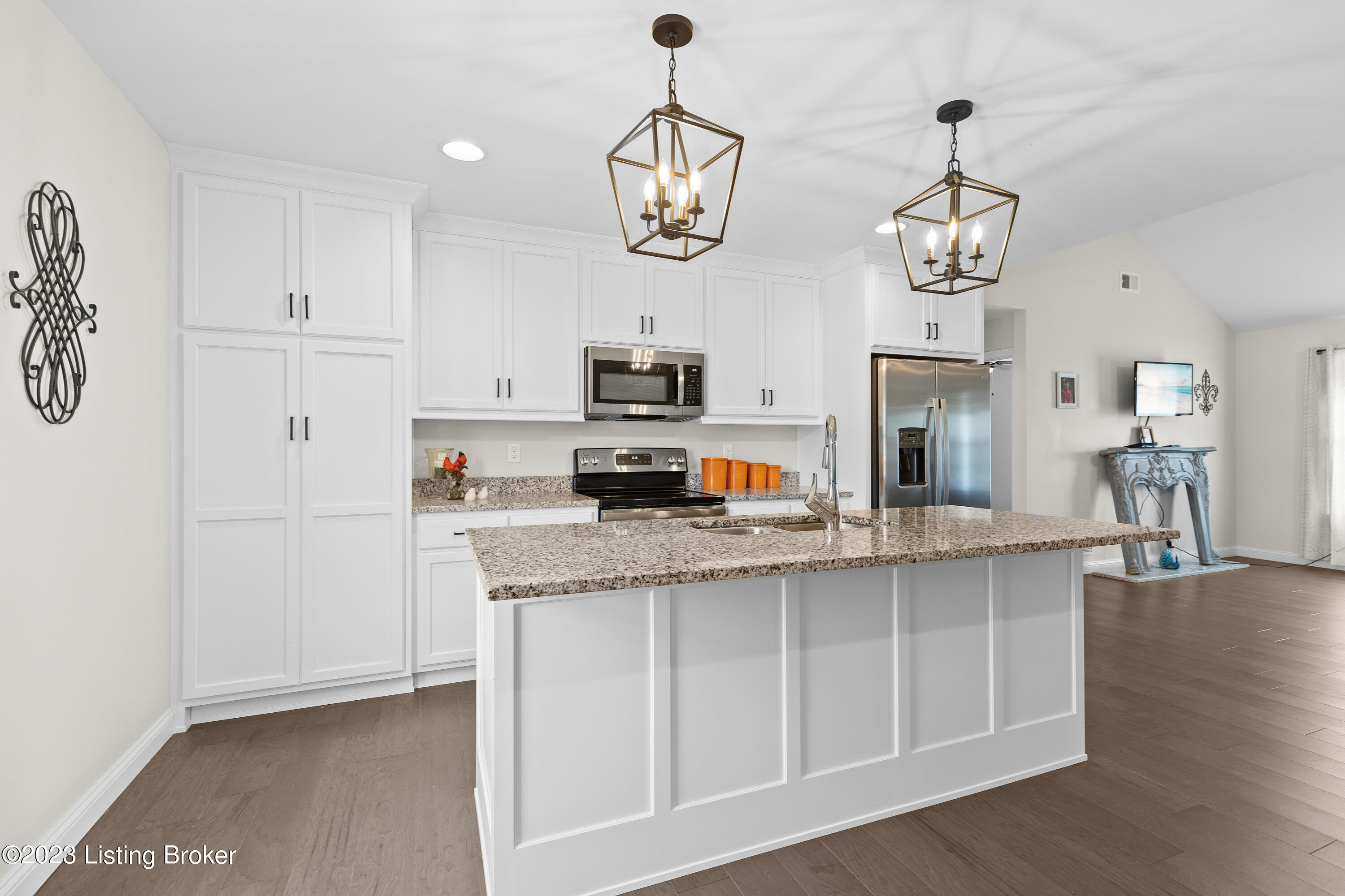 102 Devers Ct