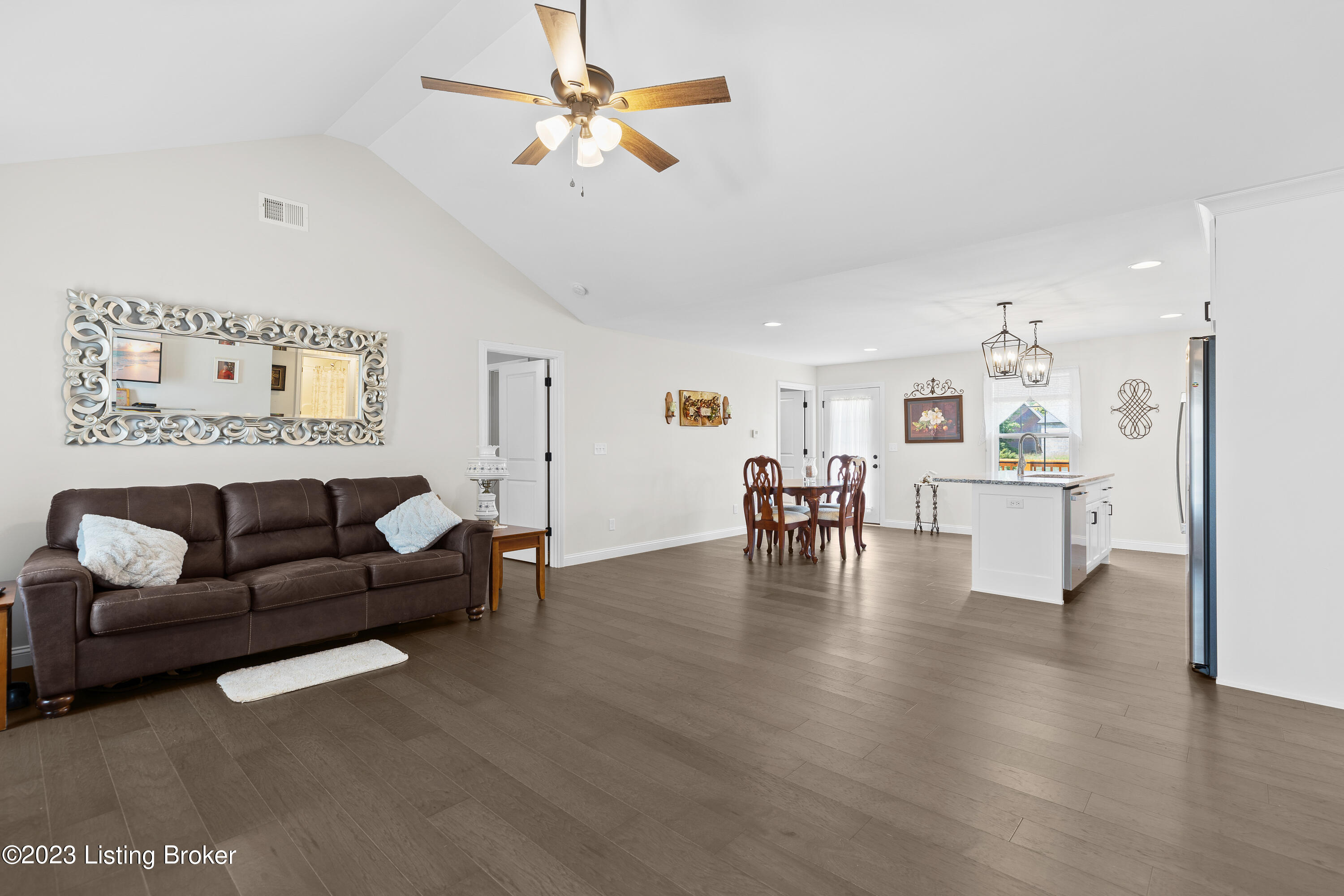 102 Devers Ct