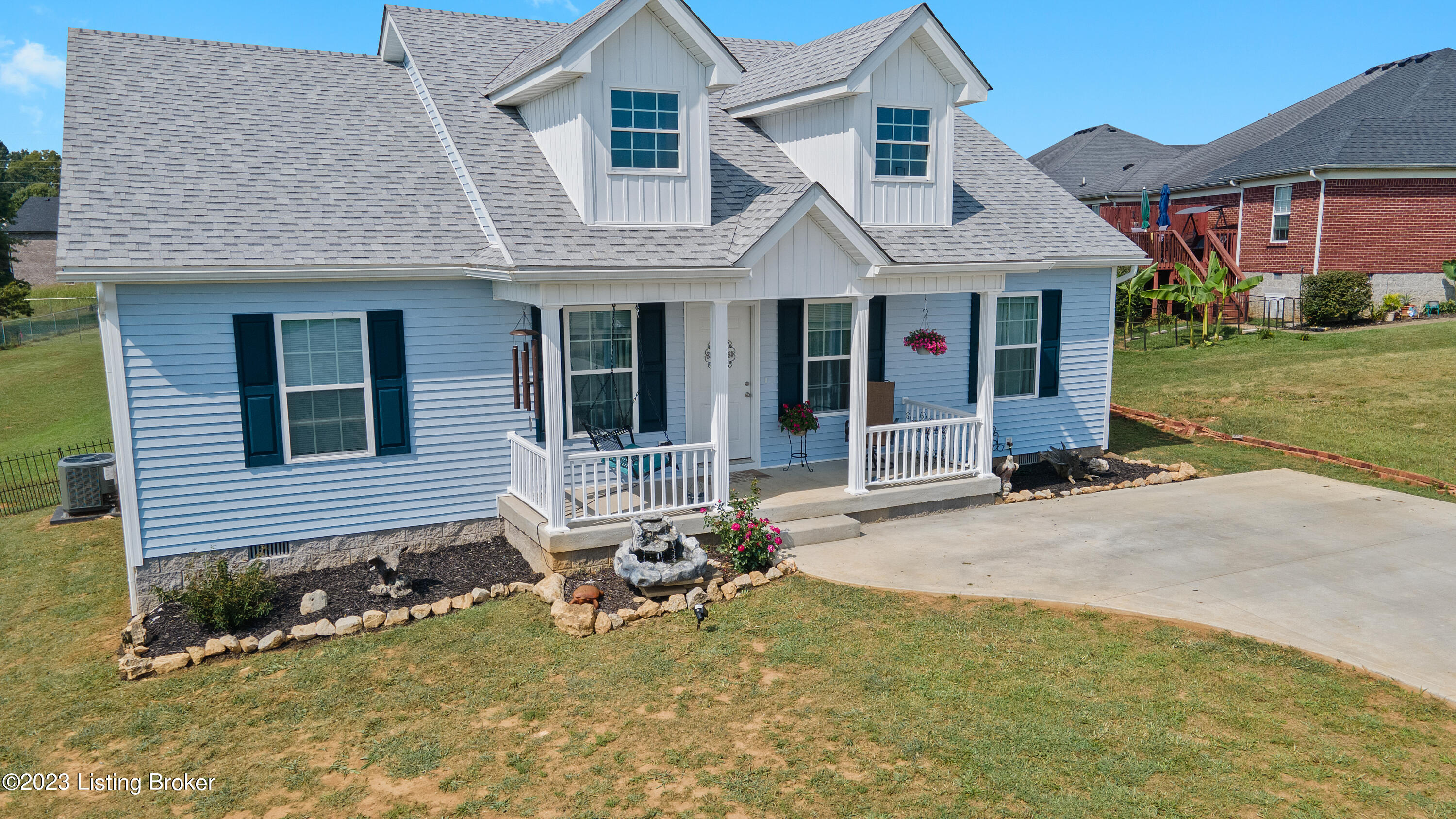 102 Devers Ct