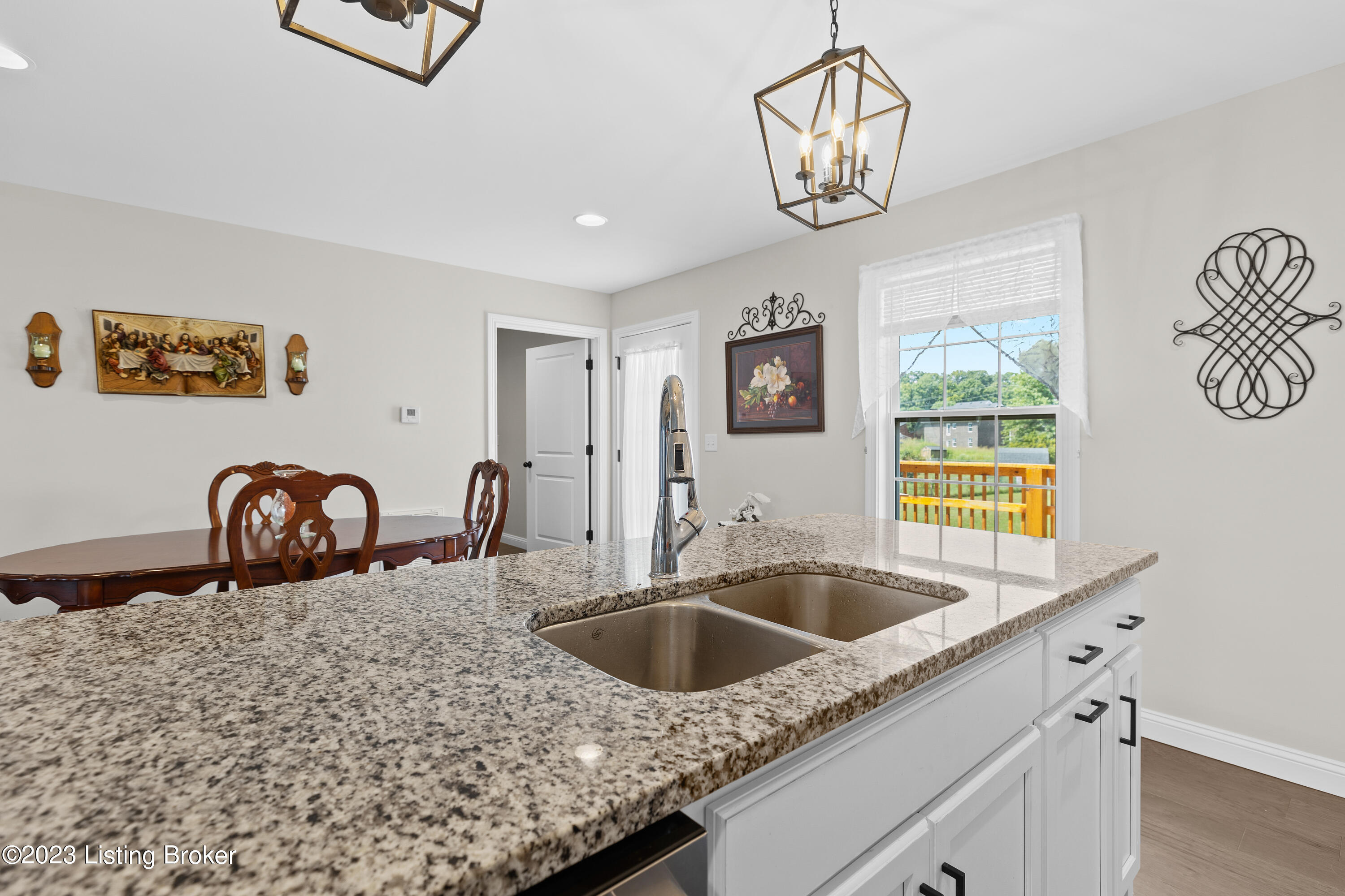 102 Devers Ct
