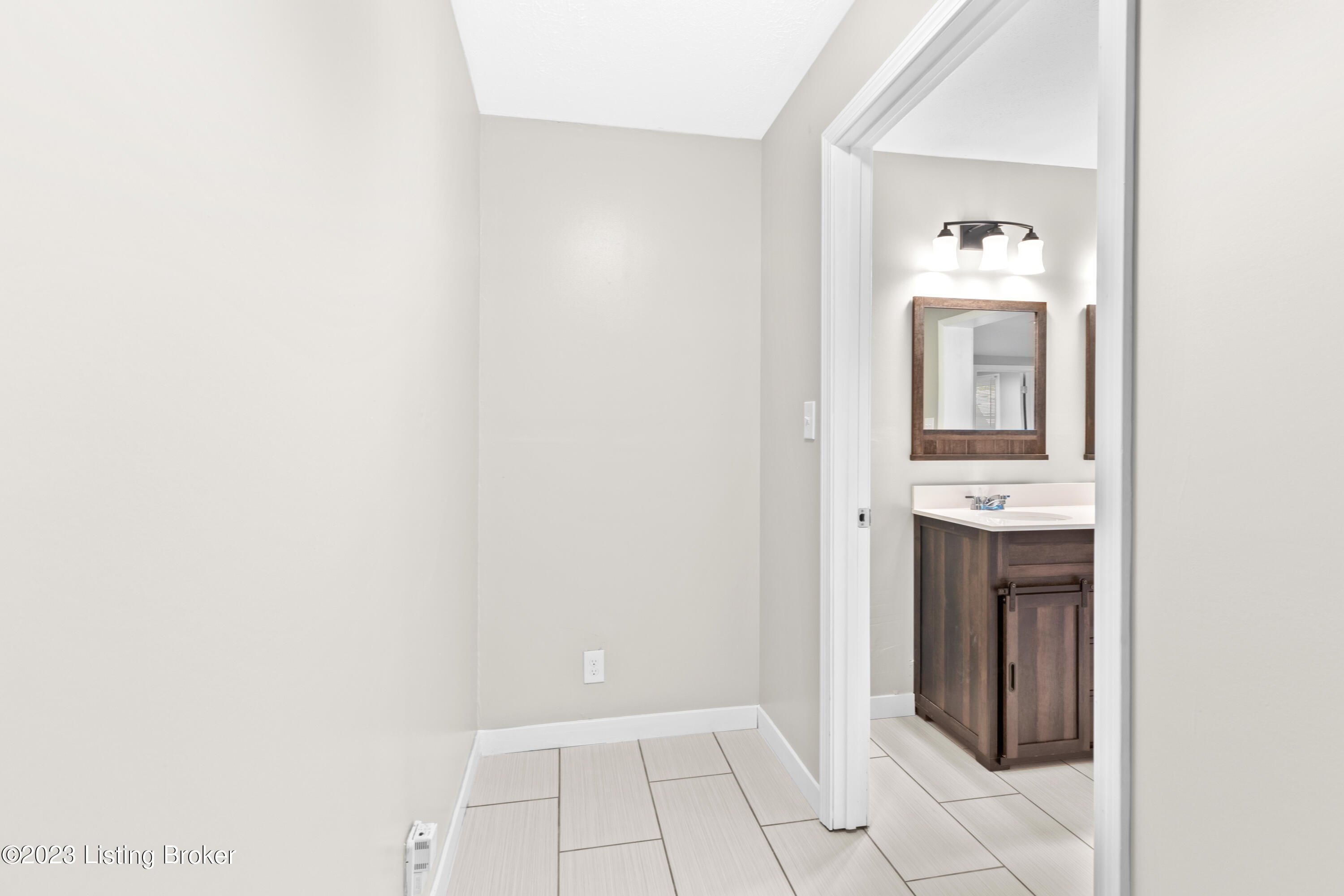 5508 Ailanthus Trail