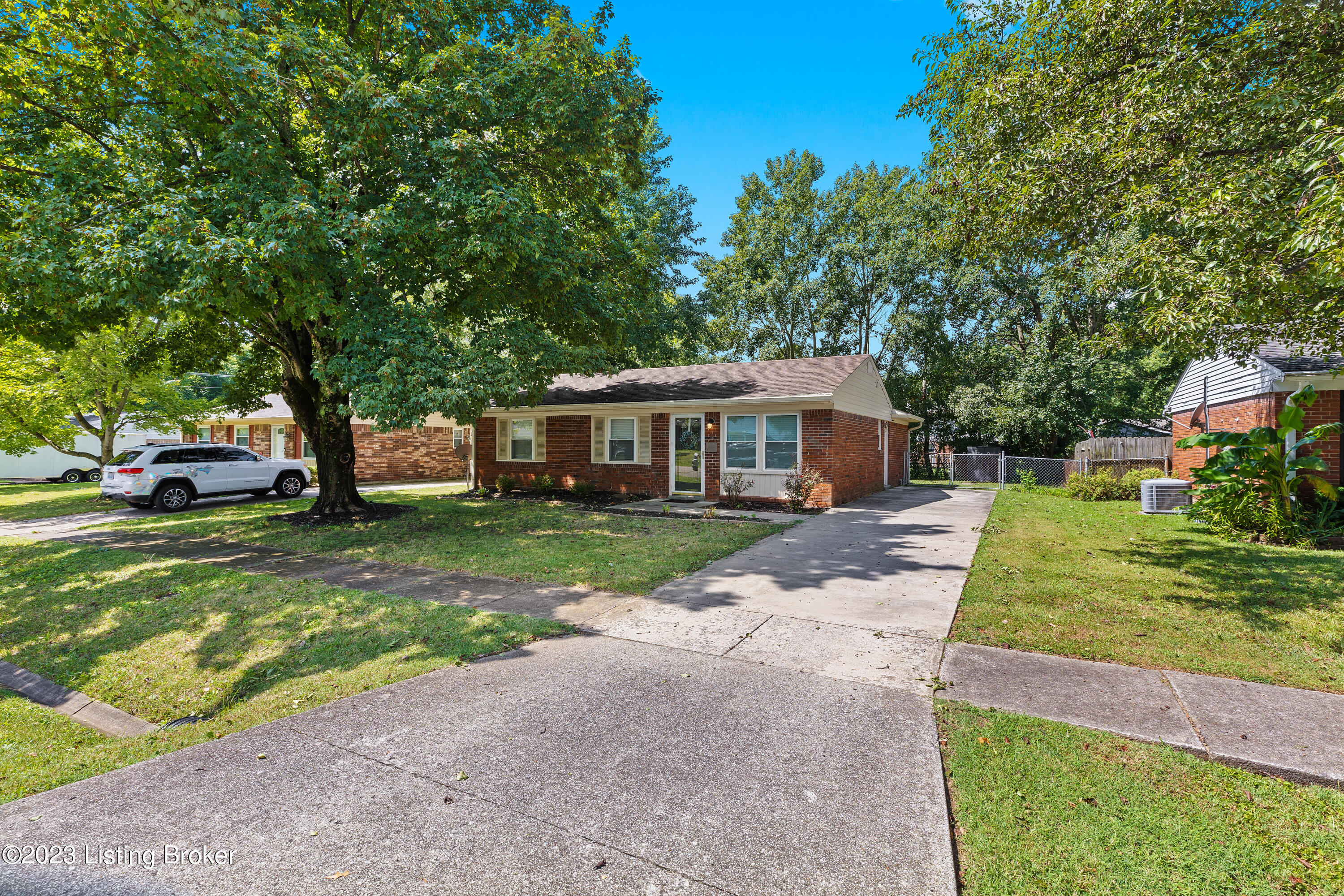 11004 Waycross Ave