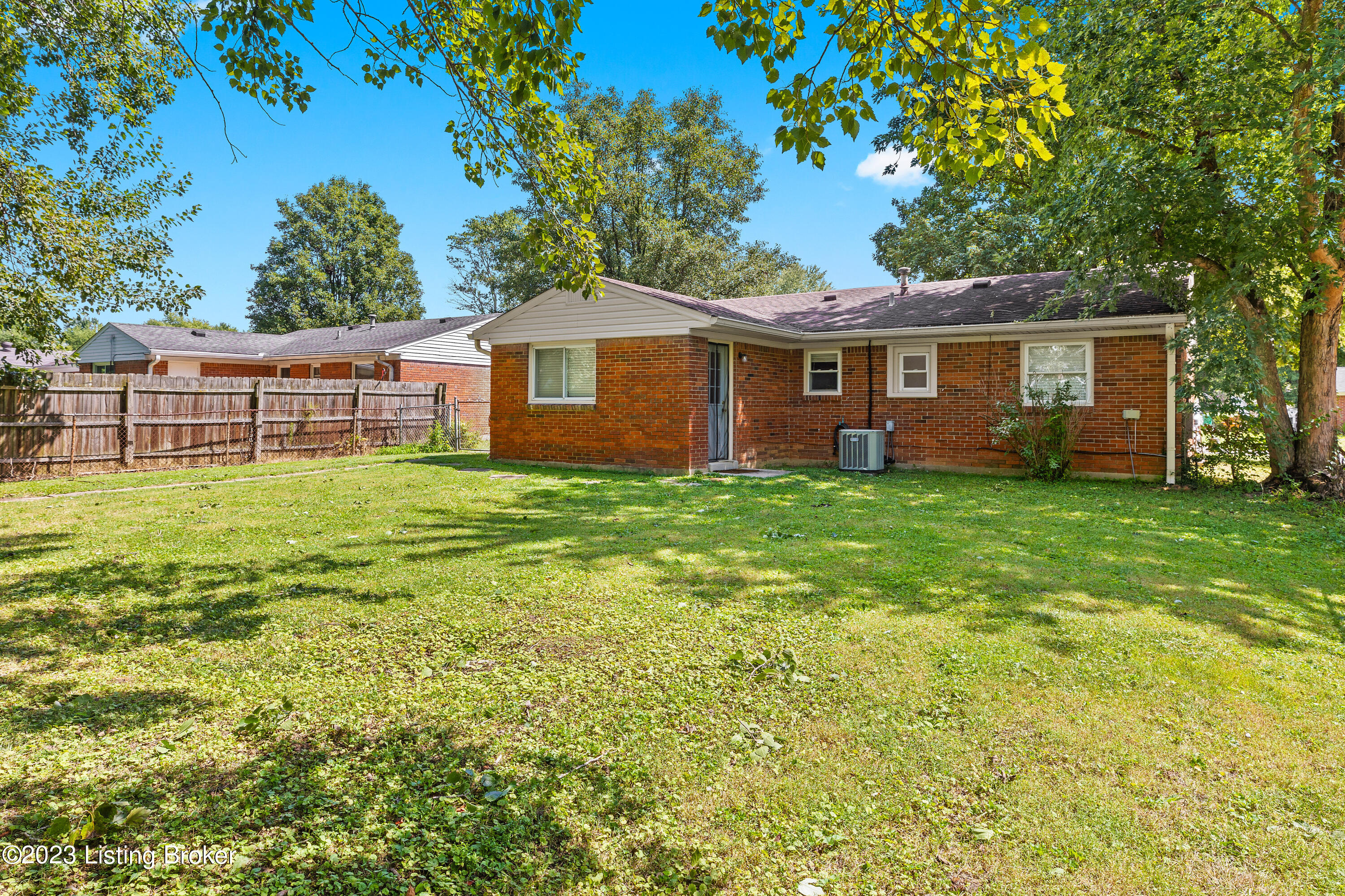 11004 Waycross Ave