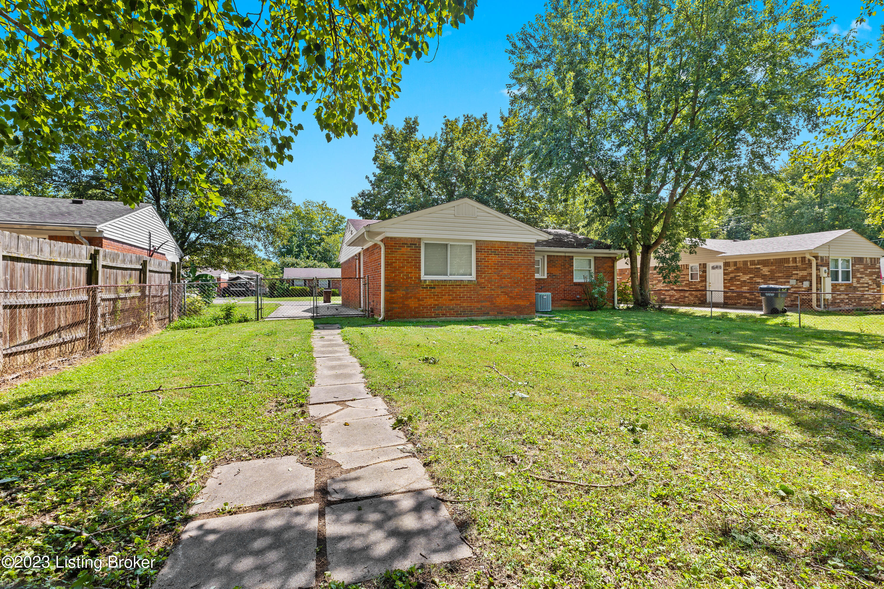 11004 Waycross Ave