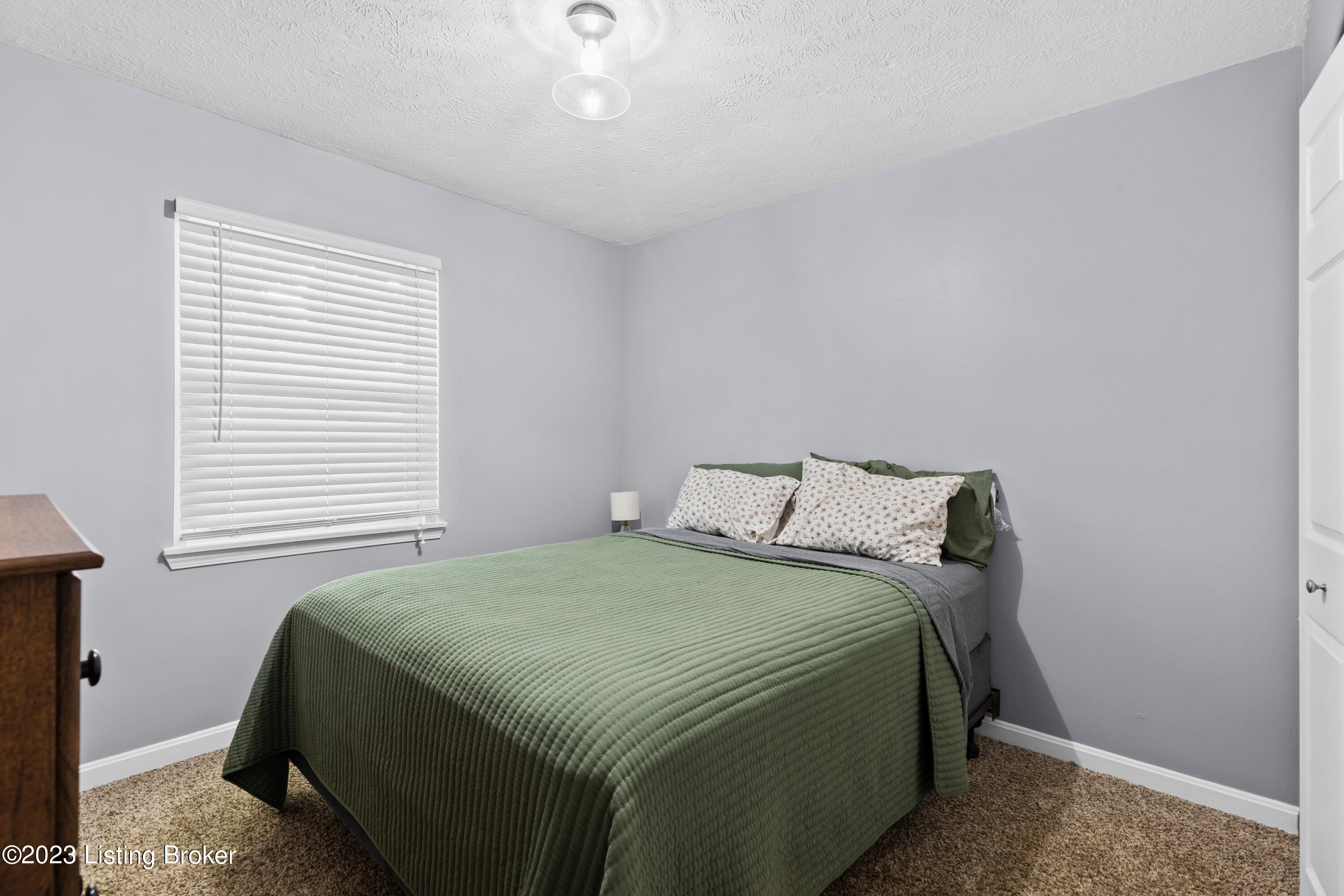 11004 Waycross Ave