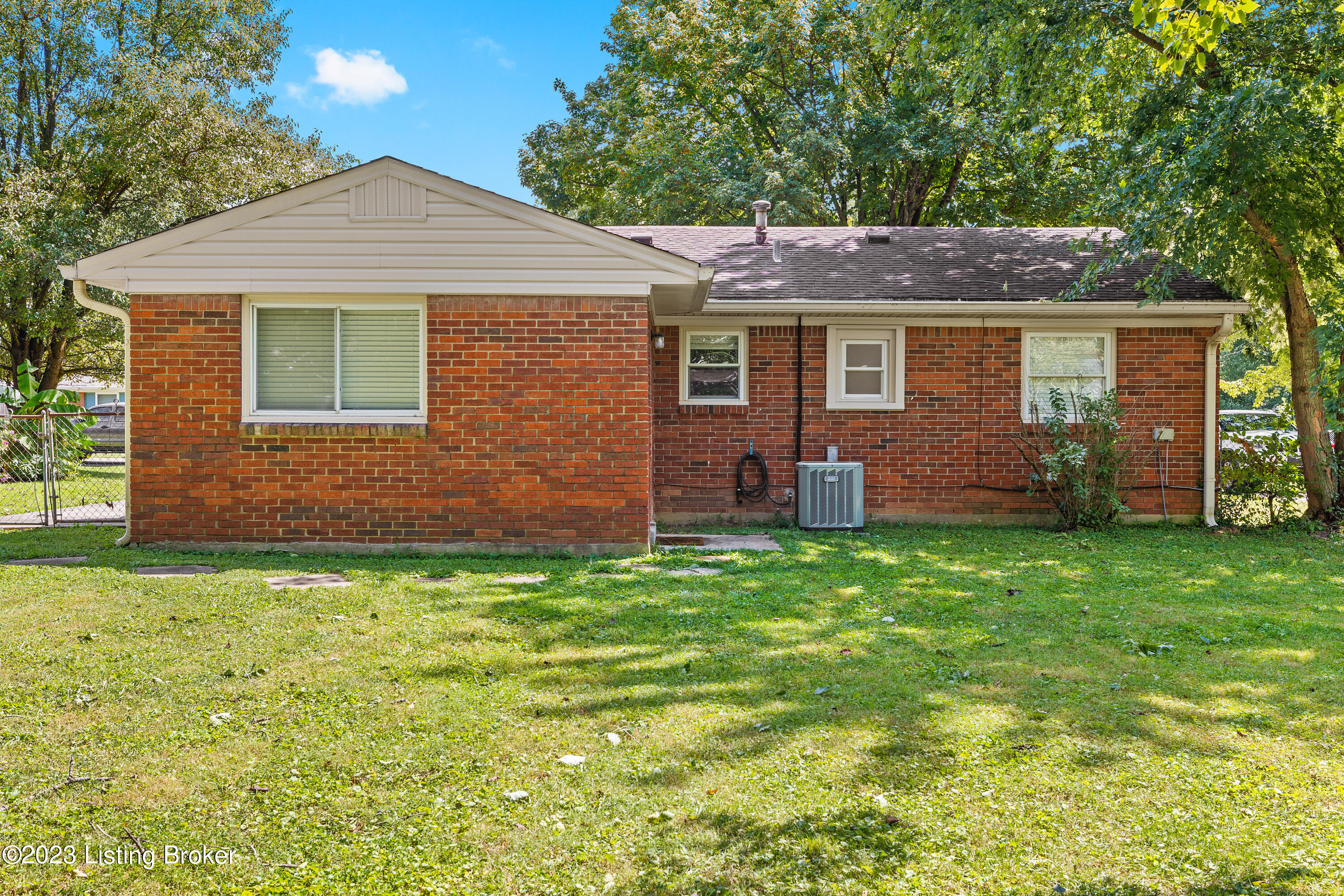 11004 Waycross Ave