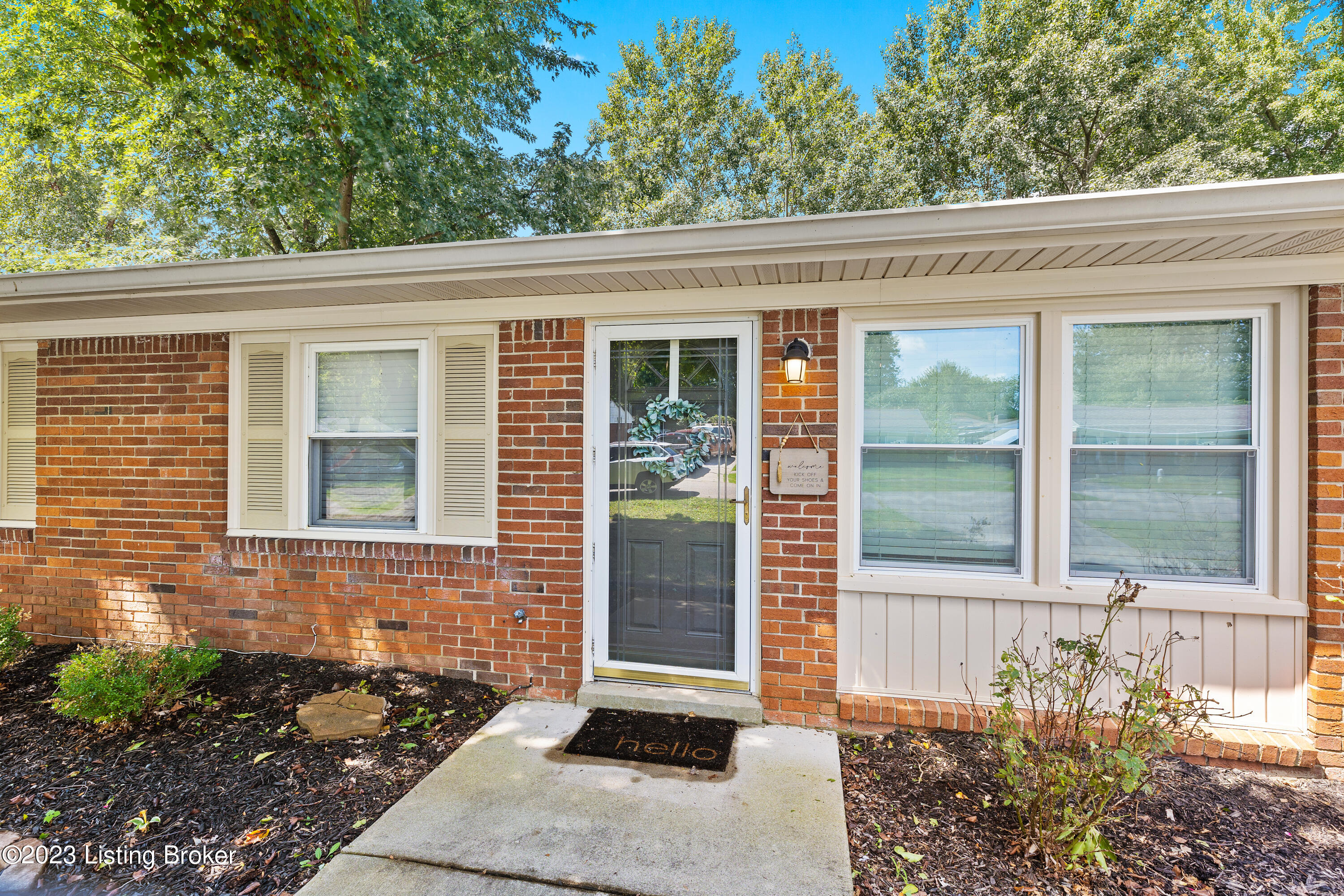 11004 Waycross Ave