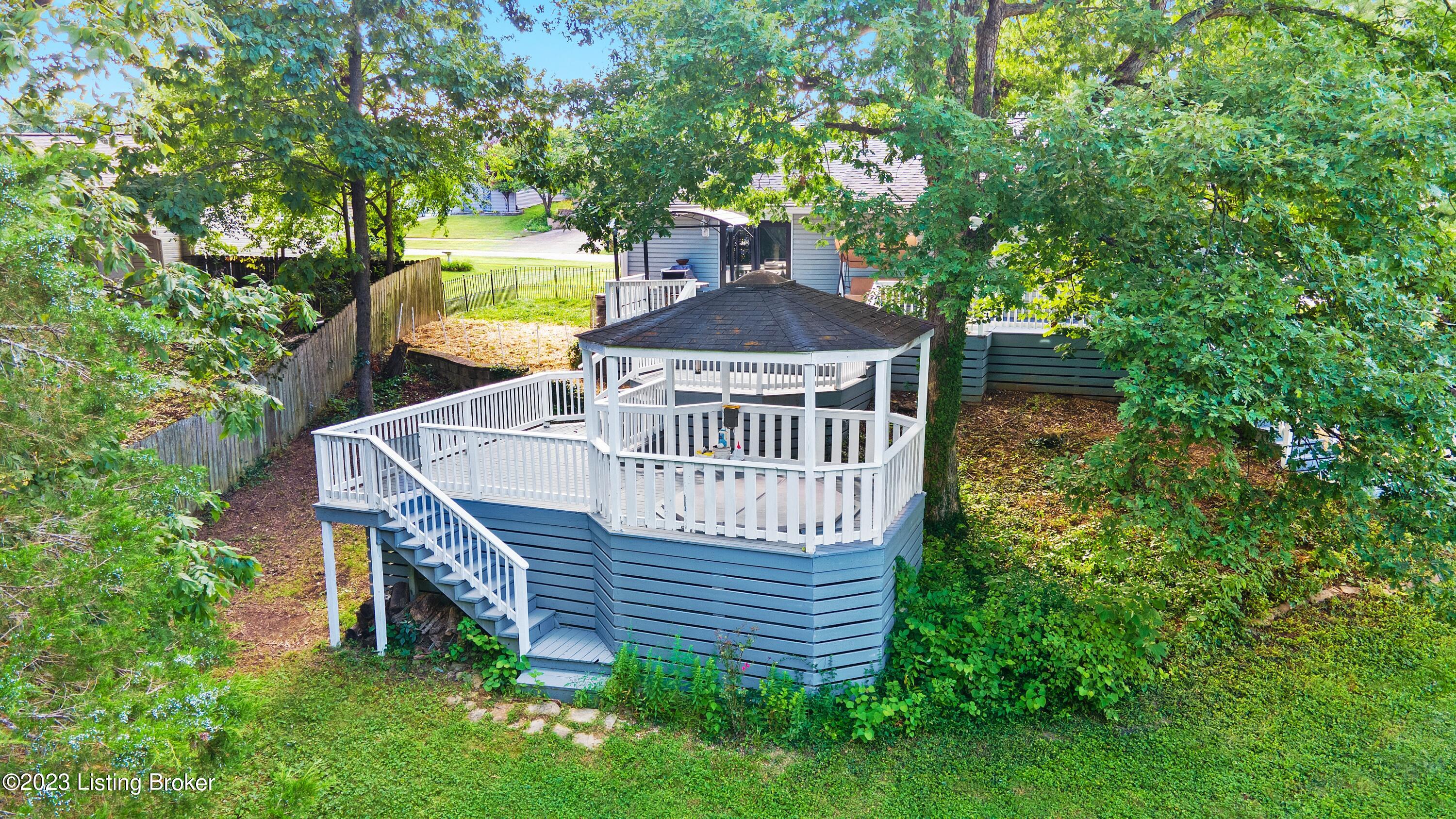 1201 Evergreen Way