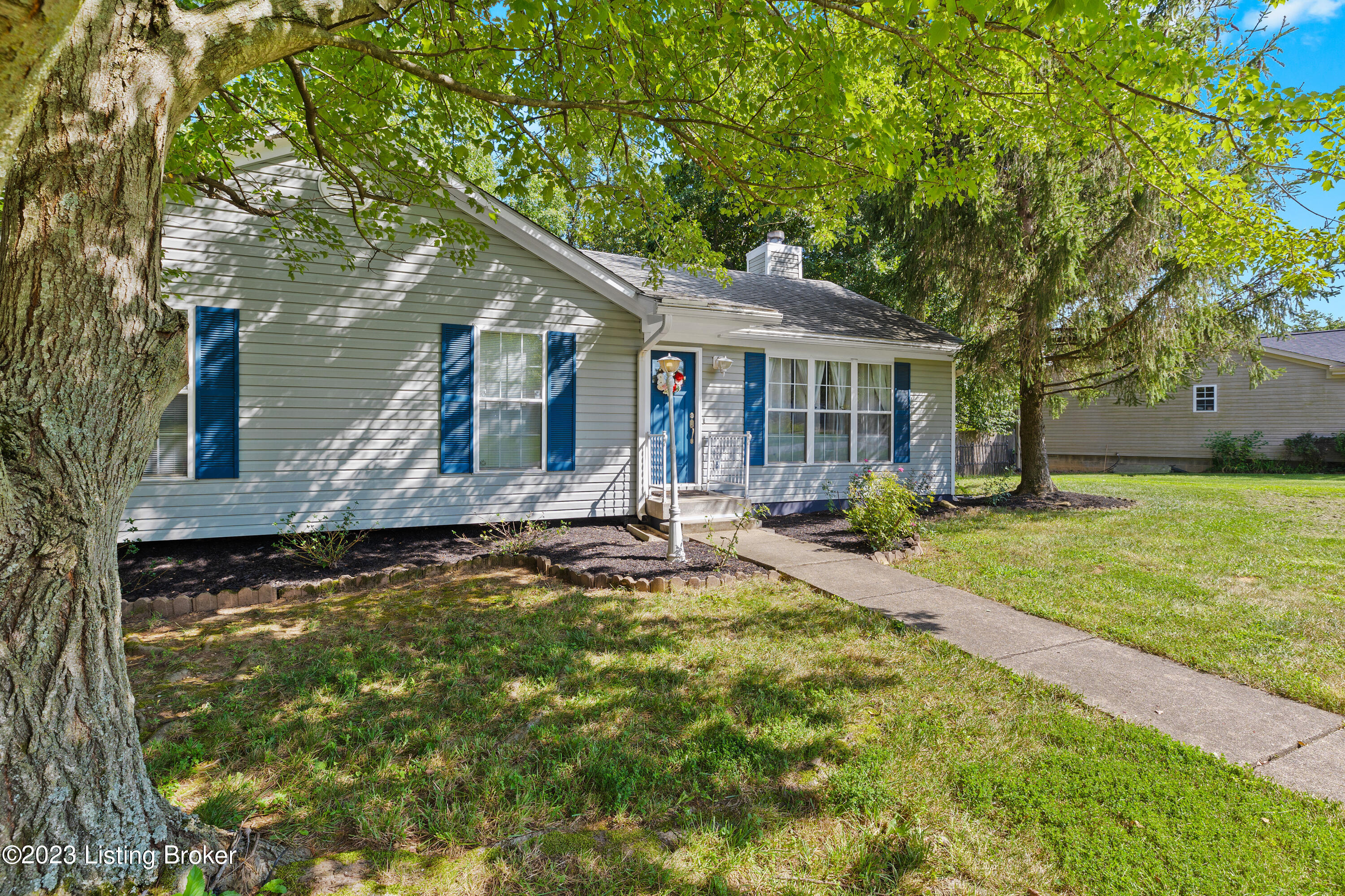 1201 Evergreen Way
