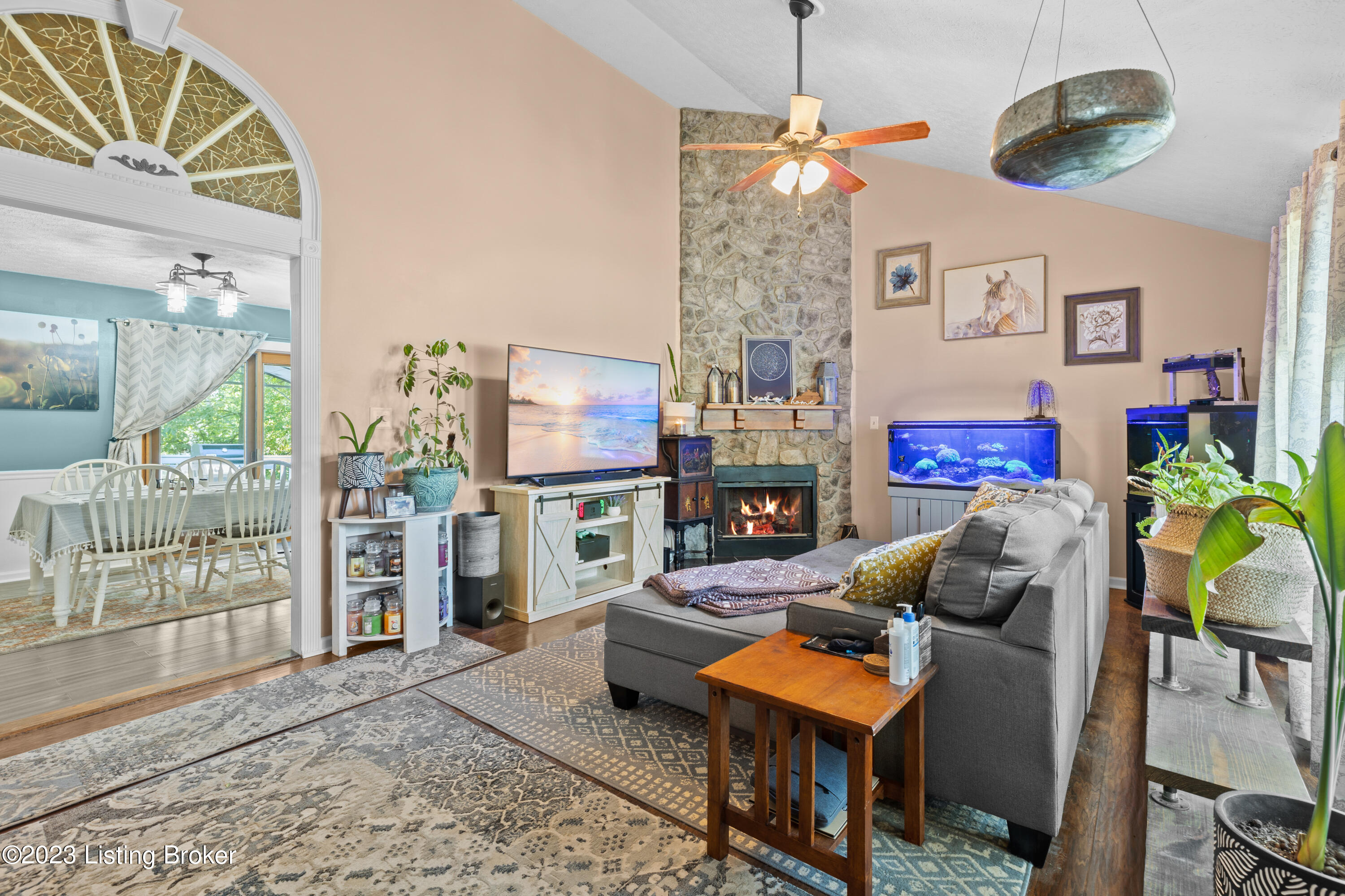 1201 Evergreen Way