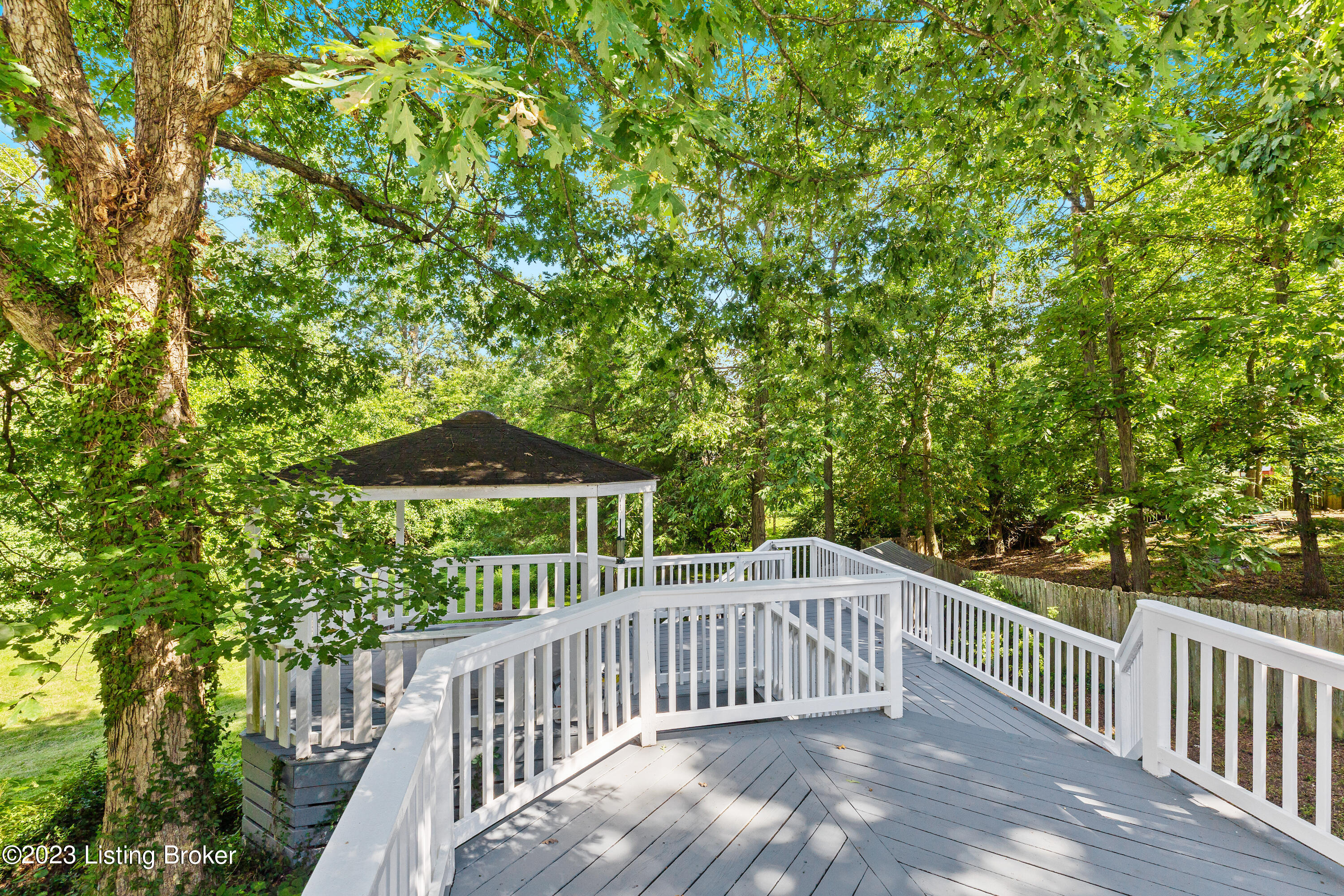 1201 Evergreen Way