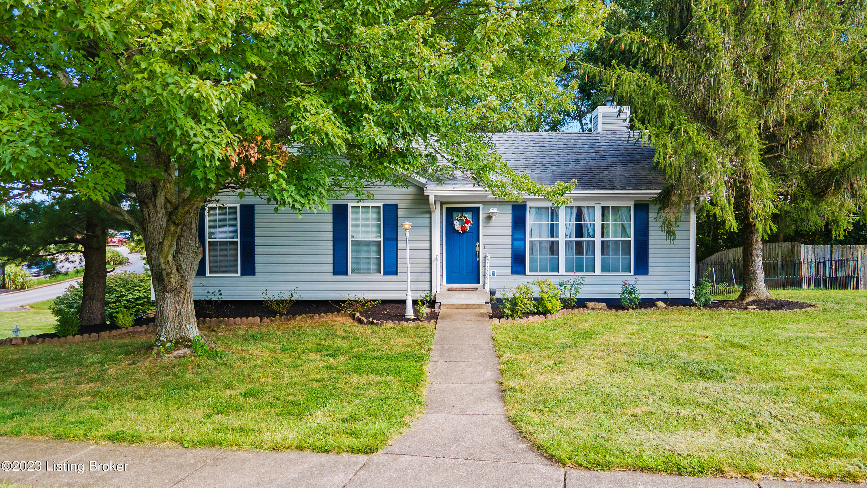 1201 Evergreen Way