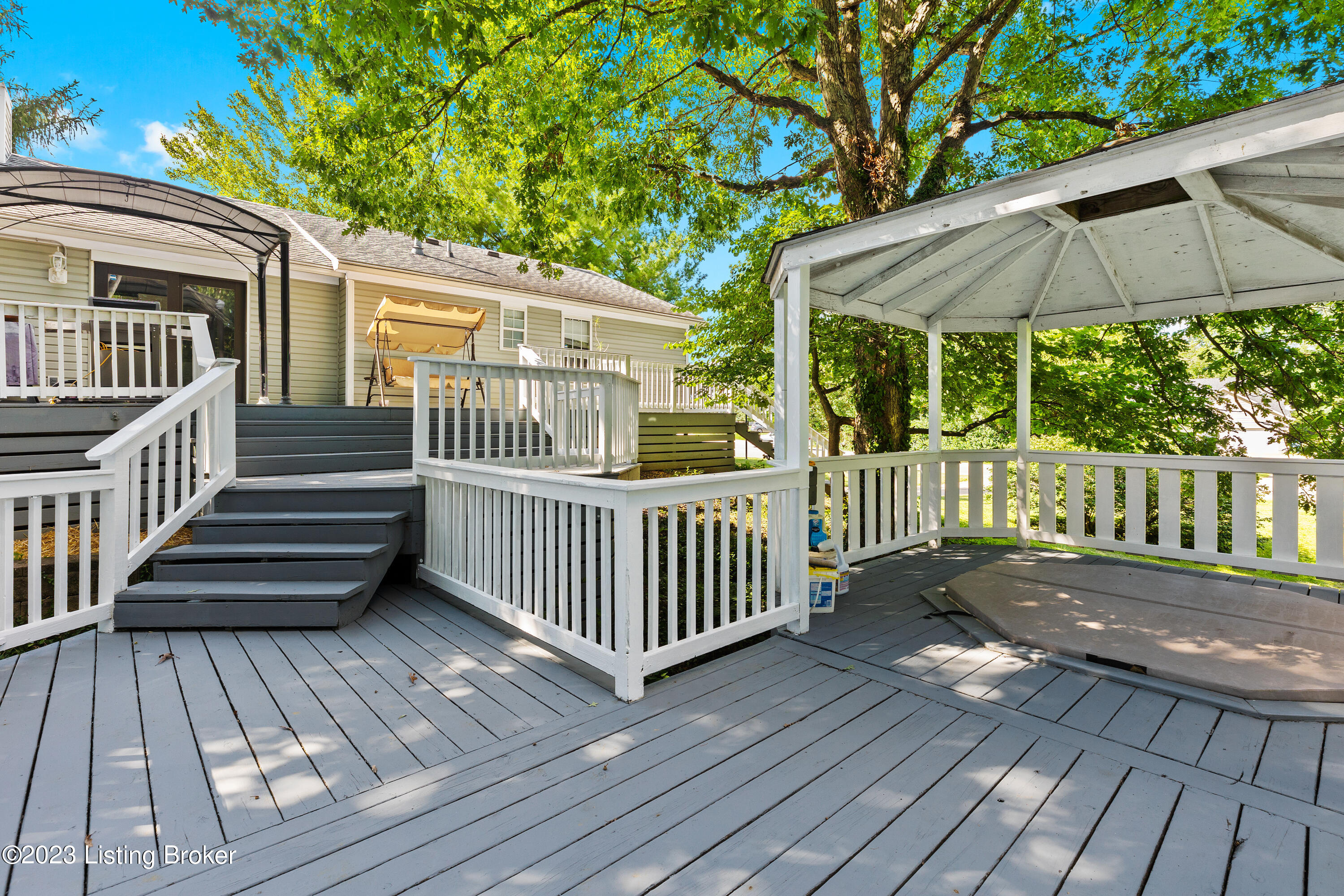 1201 Evergreen Way