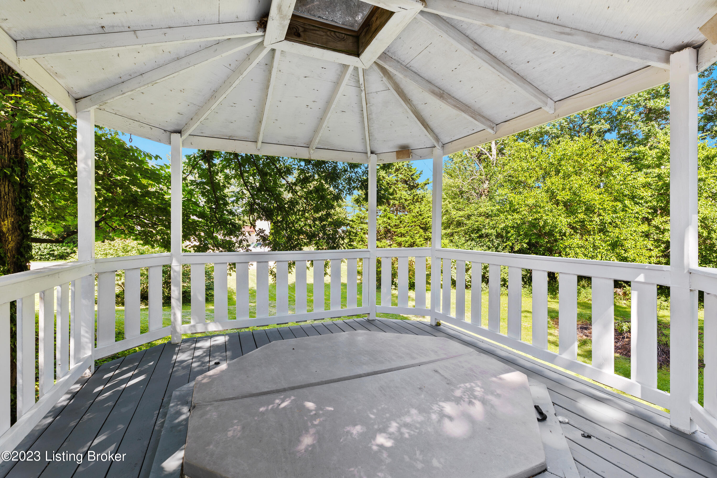 1201 Evergreen Way