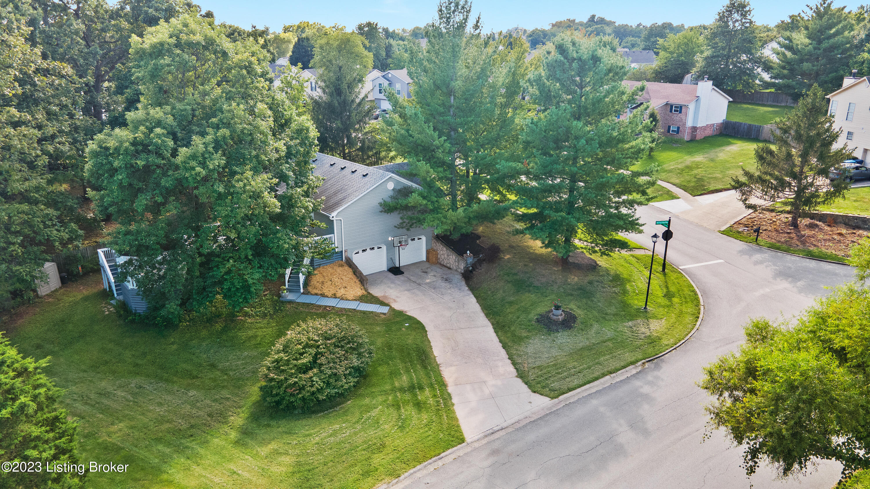 1201 Evergreen Way
