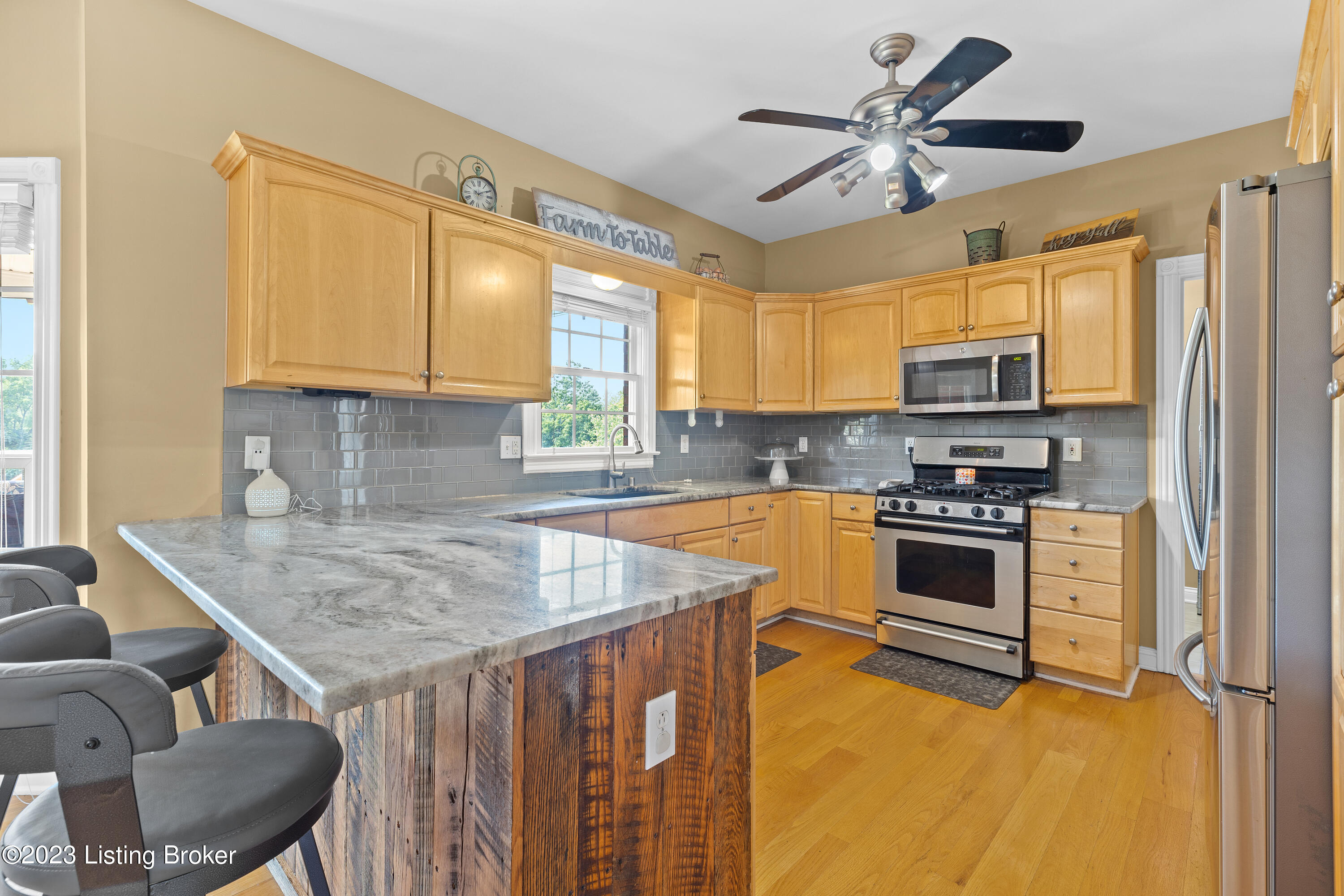 530 Cedar Place Dr