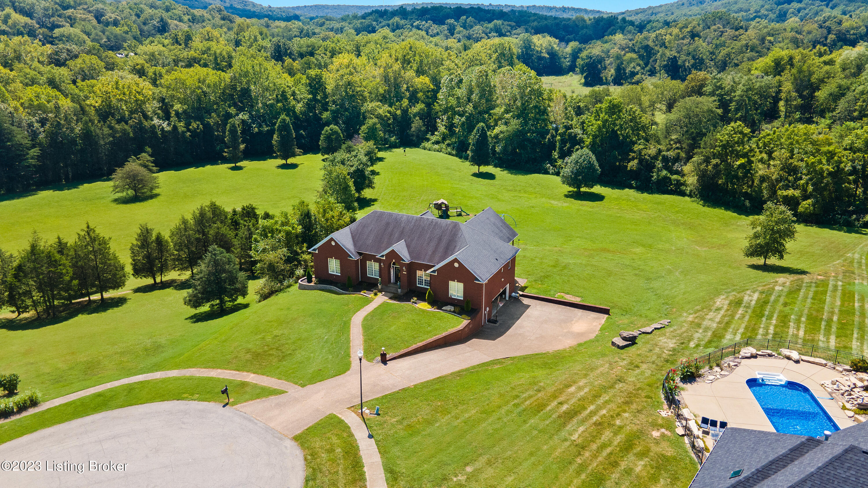 530 Cedar Place Dr