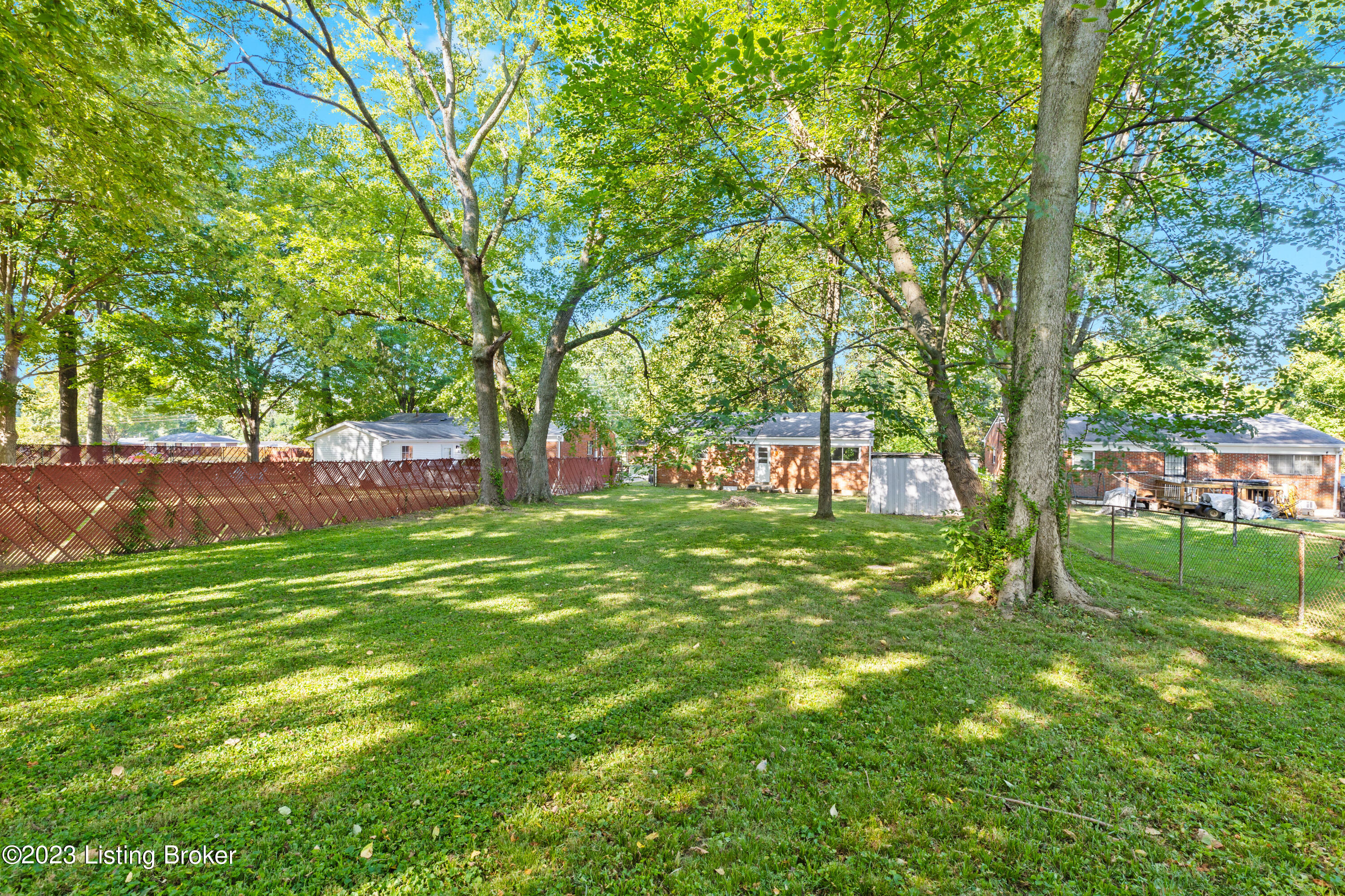 9819 E East Ave